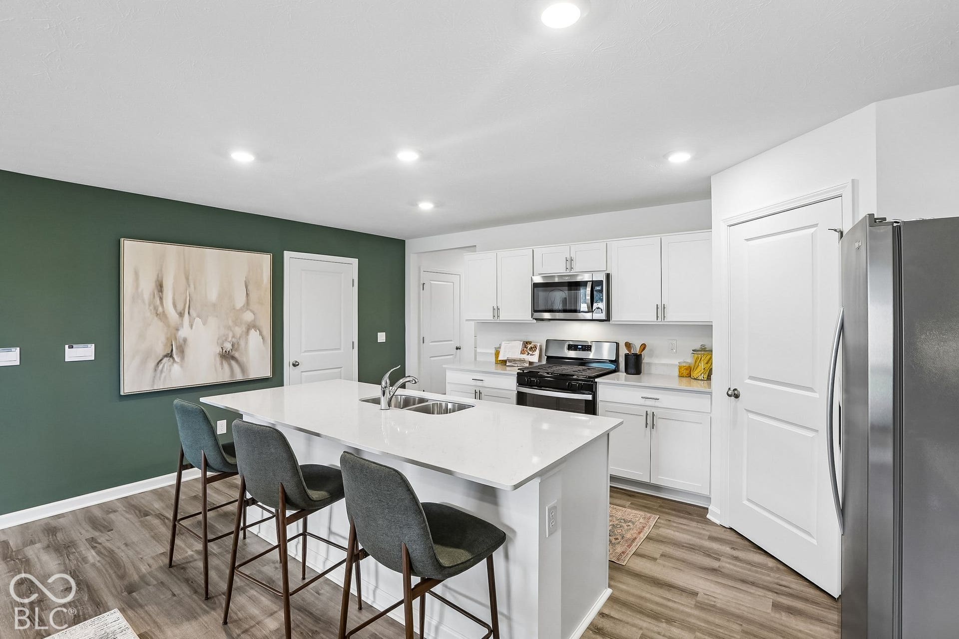6831 Elden Drive, Indianapolis, IN 46221 6831 Elden Drive, Indianapolis, IN 46221