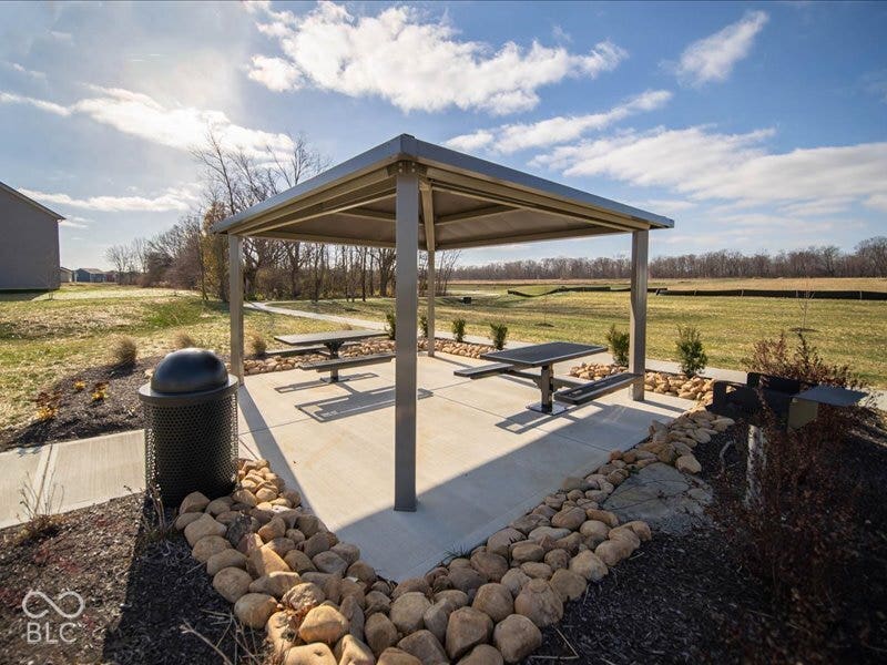 6831 Elden Drive, Indianapolis, IN 46221 6831 Elden Drive, Indianapolis, IN 46221