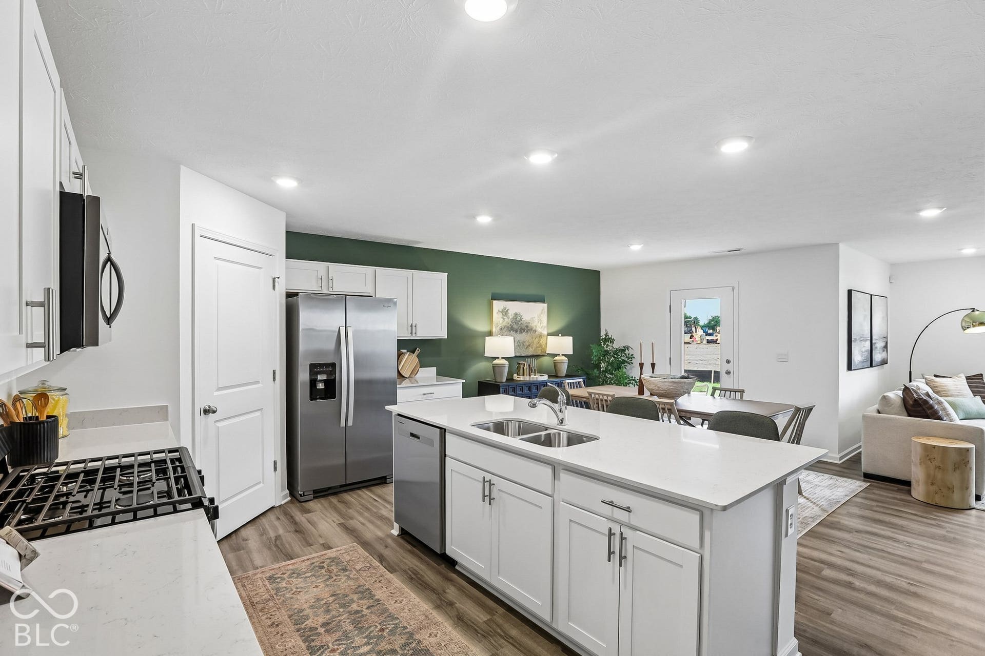 6831 Elden Drive, Indianapolis, IN 46221 6831 Elden Drive, Indianapolis, IN 46221