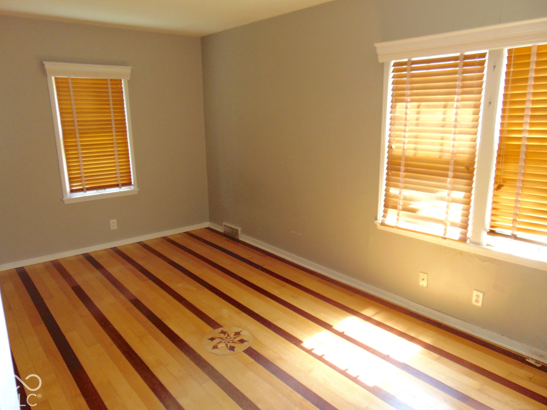 1132 N Hawthorne Lane, Indianapolis, IN 46219 1132 N Hawthorne Lane, Indianapolis, IN 46219