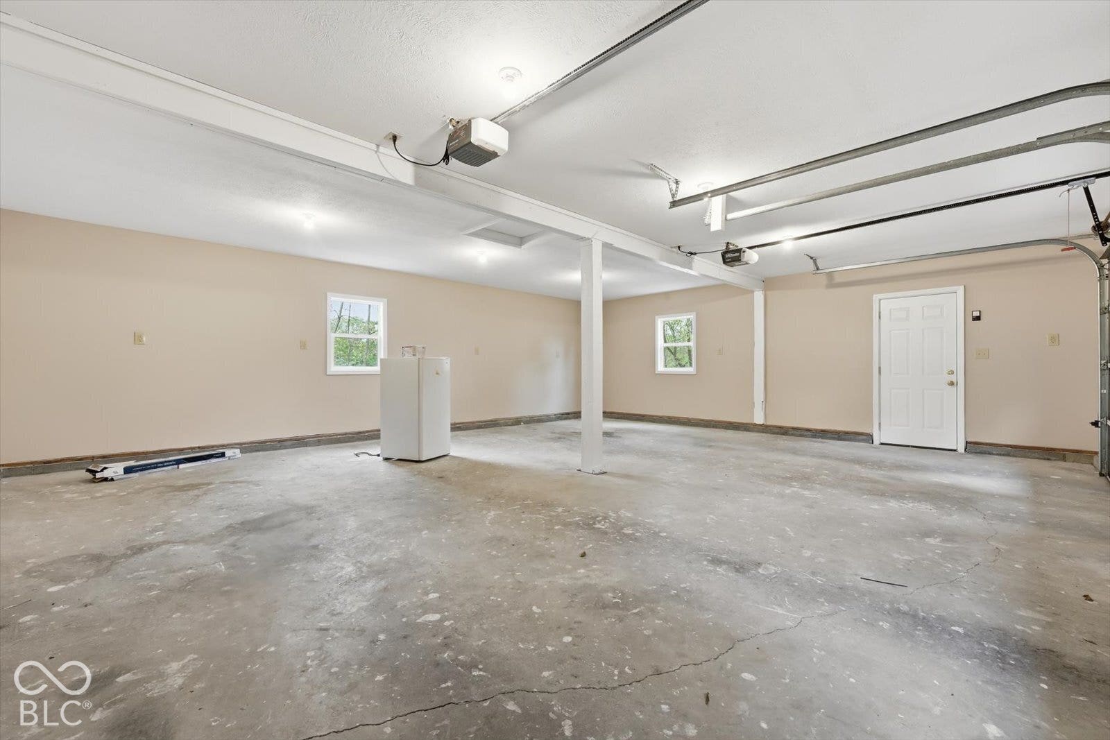 8727 W 800 Road N, Indianapolis, IN 46259 8727 W 800 Road N, Indianapolis, IN 46259