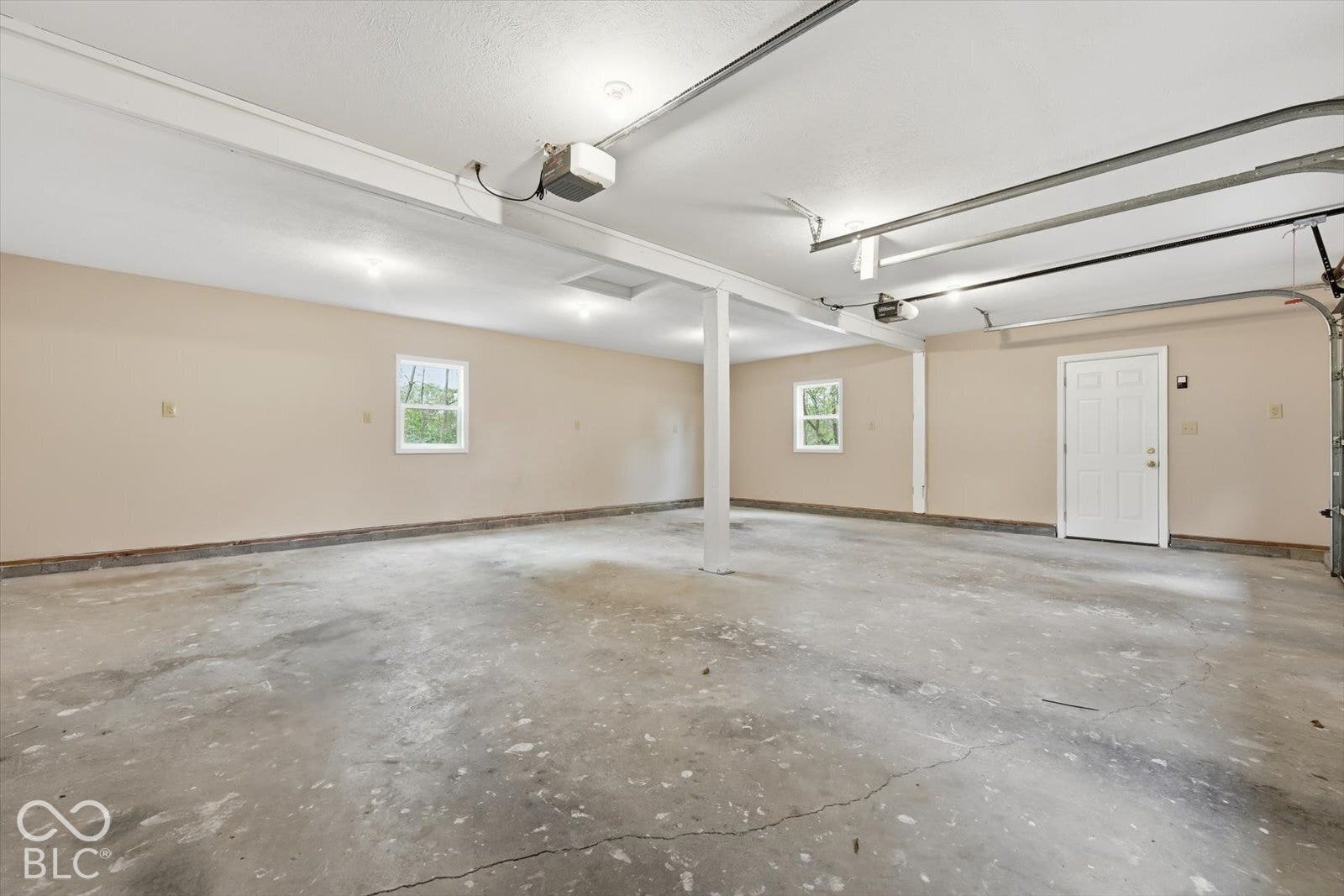 8727 W 800 Road N, Indianapolis, IN 46259 8727 W 800 Road N, Indianapolis, IN 46259
