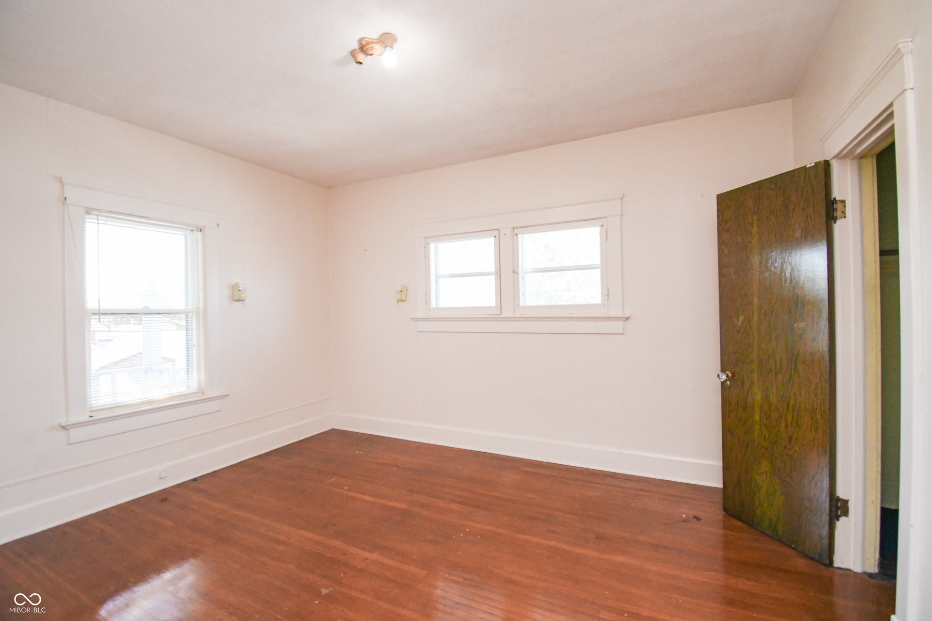 718 S Walnut Street, Seymour, IN 47274