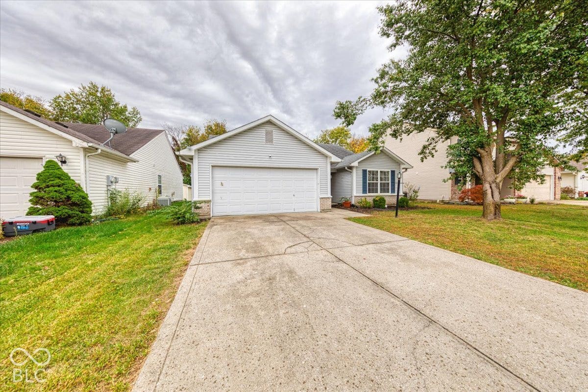 6405 Lonestar Drive, Indianapolis, IN 46237 Front house
