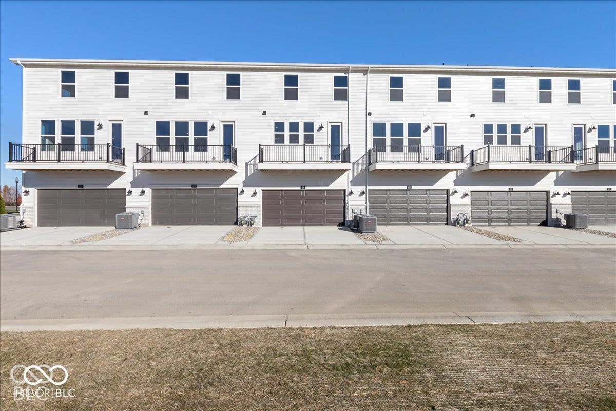 406 Elite Street, Westfield, IN 46074 406 Elite Street, Westfield, IN 46074