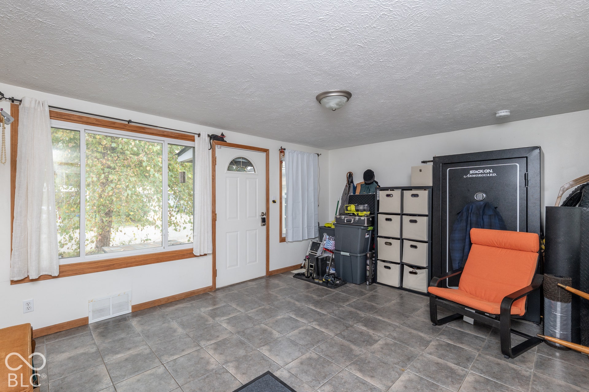 6156 Oak Avenue, Indianapolis, IN 46219