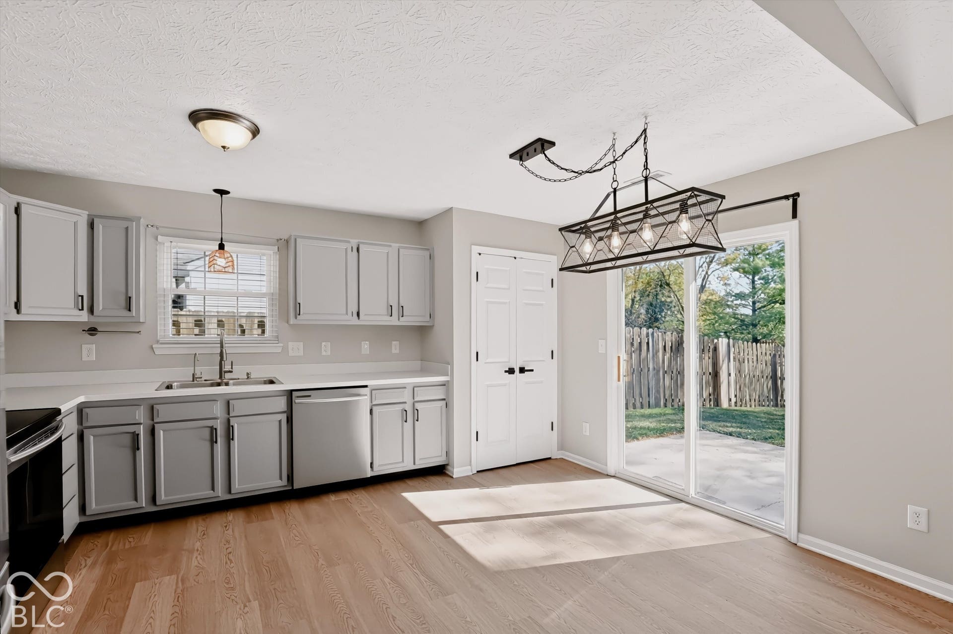 517 E Pine Ridge Drive, Westfield, IN 46074