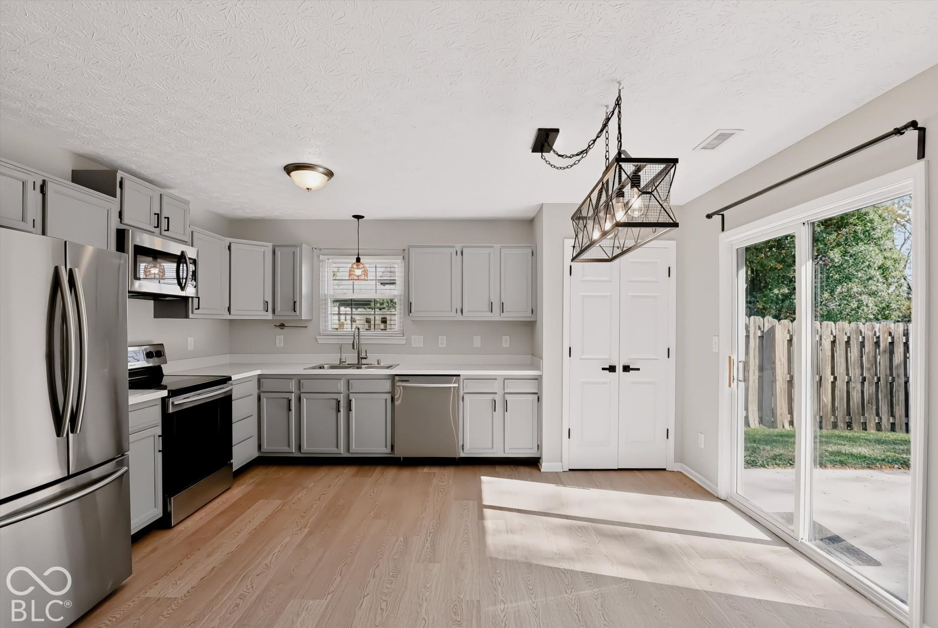 517 E Pine Ridge Drive, Westfield, IN 46074