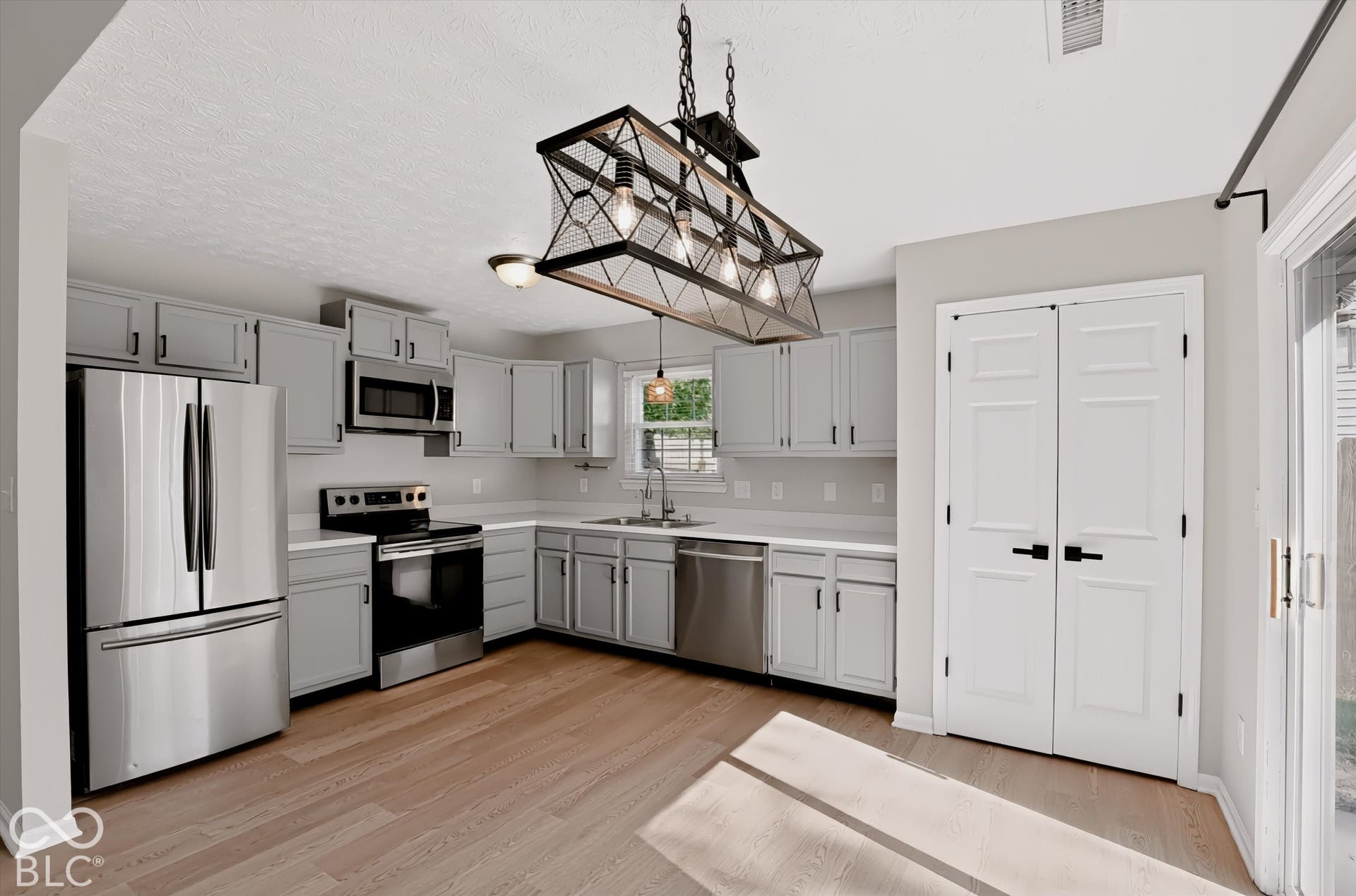 517 E Pine Ridge Drive, Westfield, IN 46074