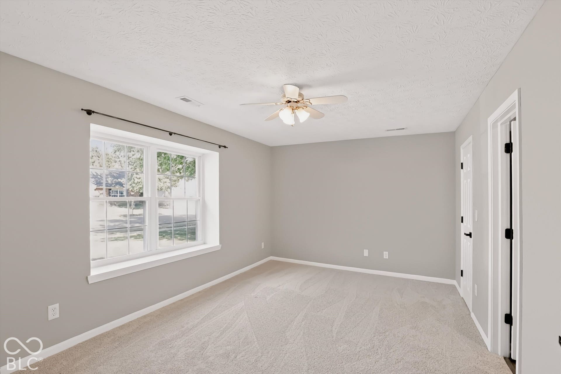 517 E Pine Ridge Drive, Westfield, IN 46074