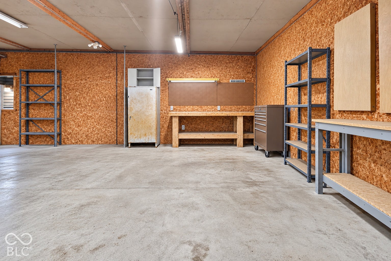 Large detached garage.