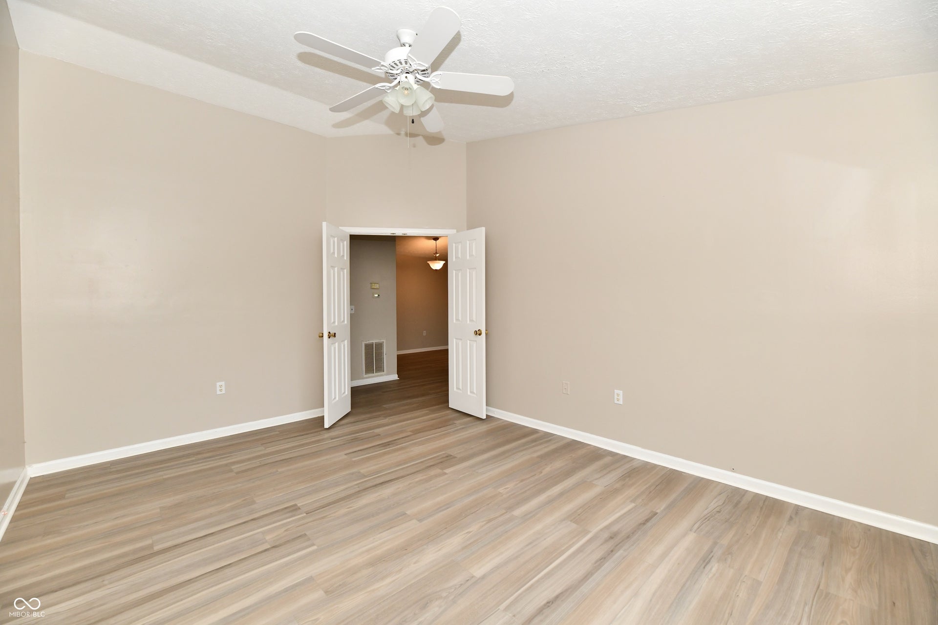 209 Faulkner Court, Carmel, IN 46032