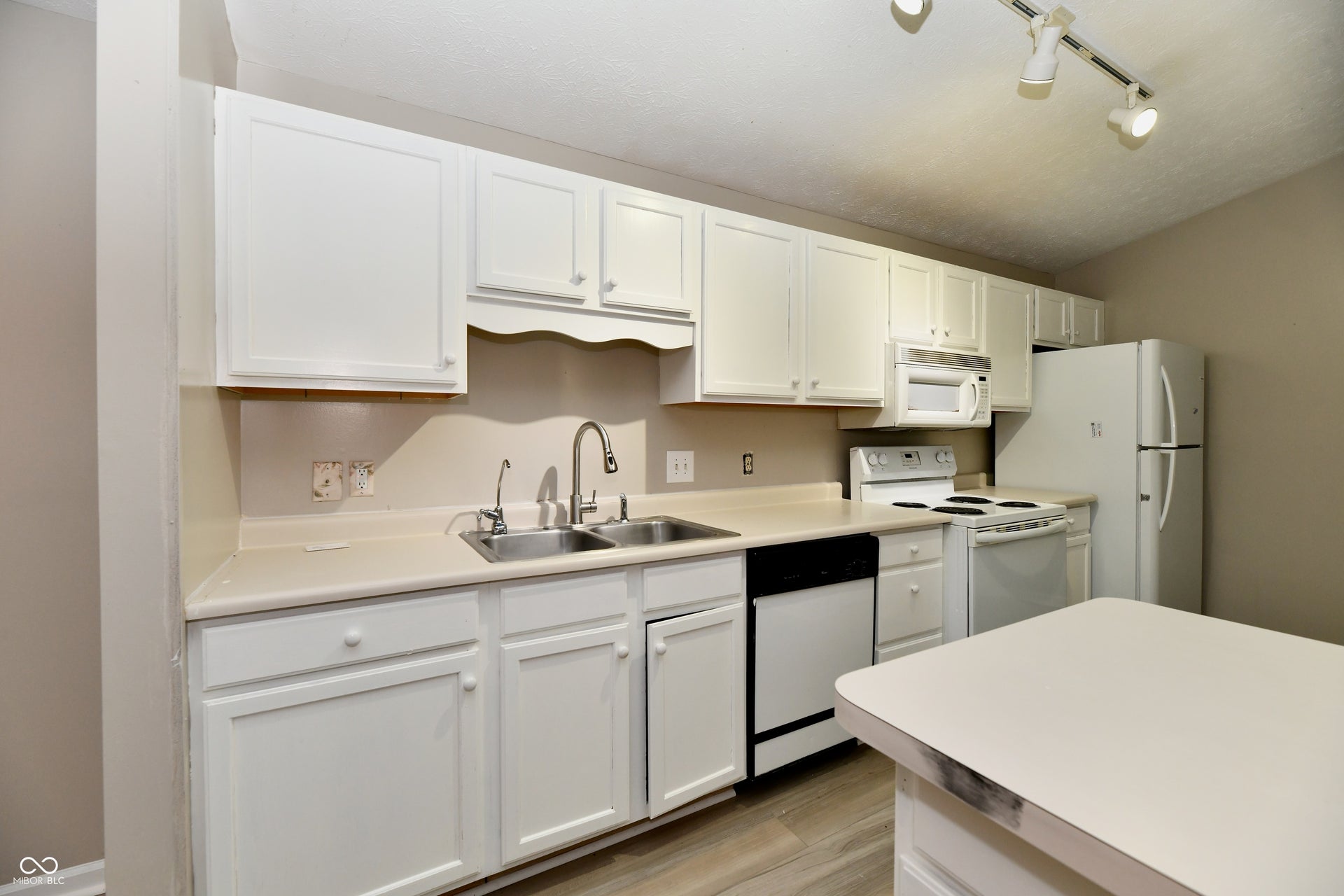 209 Faulkner Court, Carmel, IN 46032