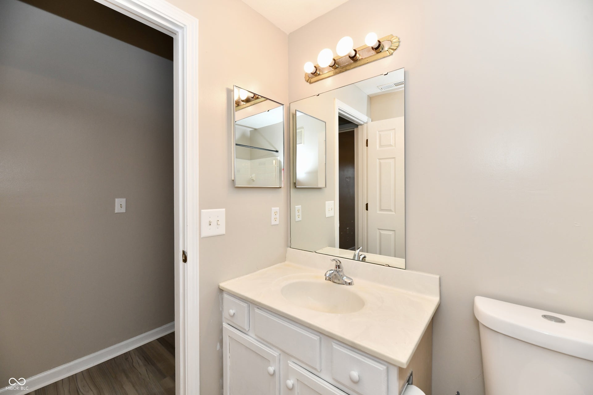 209 Faulkner Court, Carmel, IN 46032