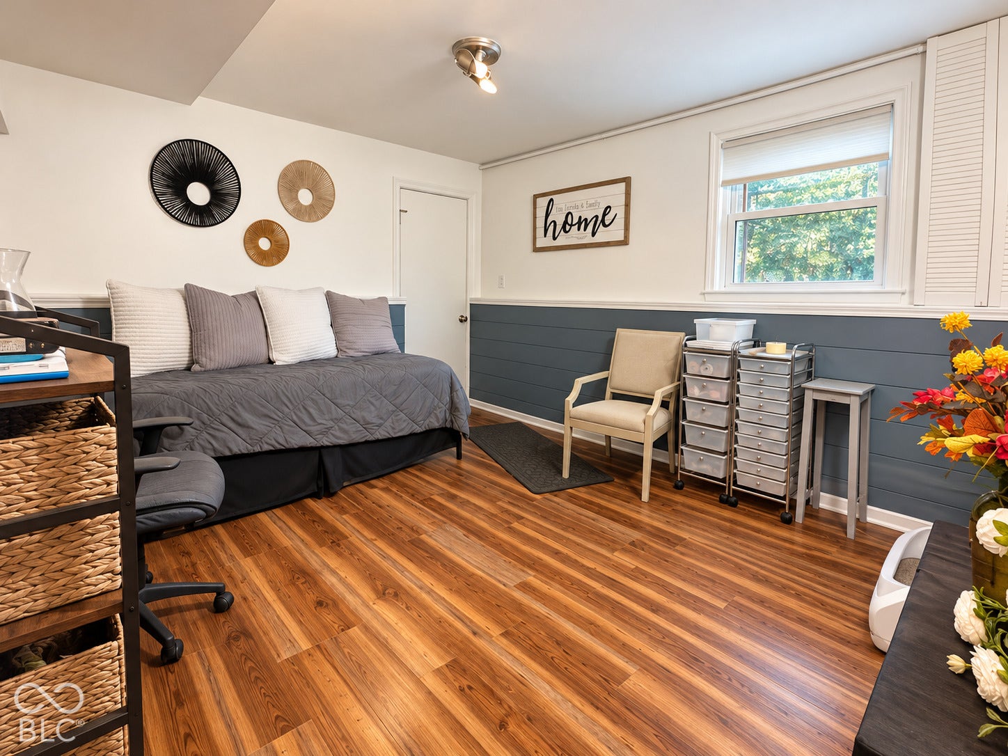 Lower level bonus room in the basement can be used for guests or hobby