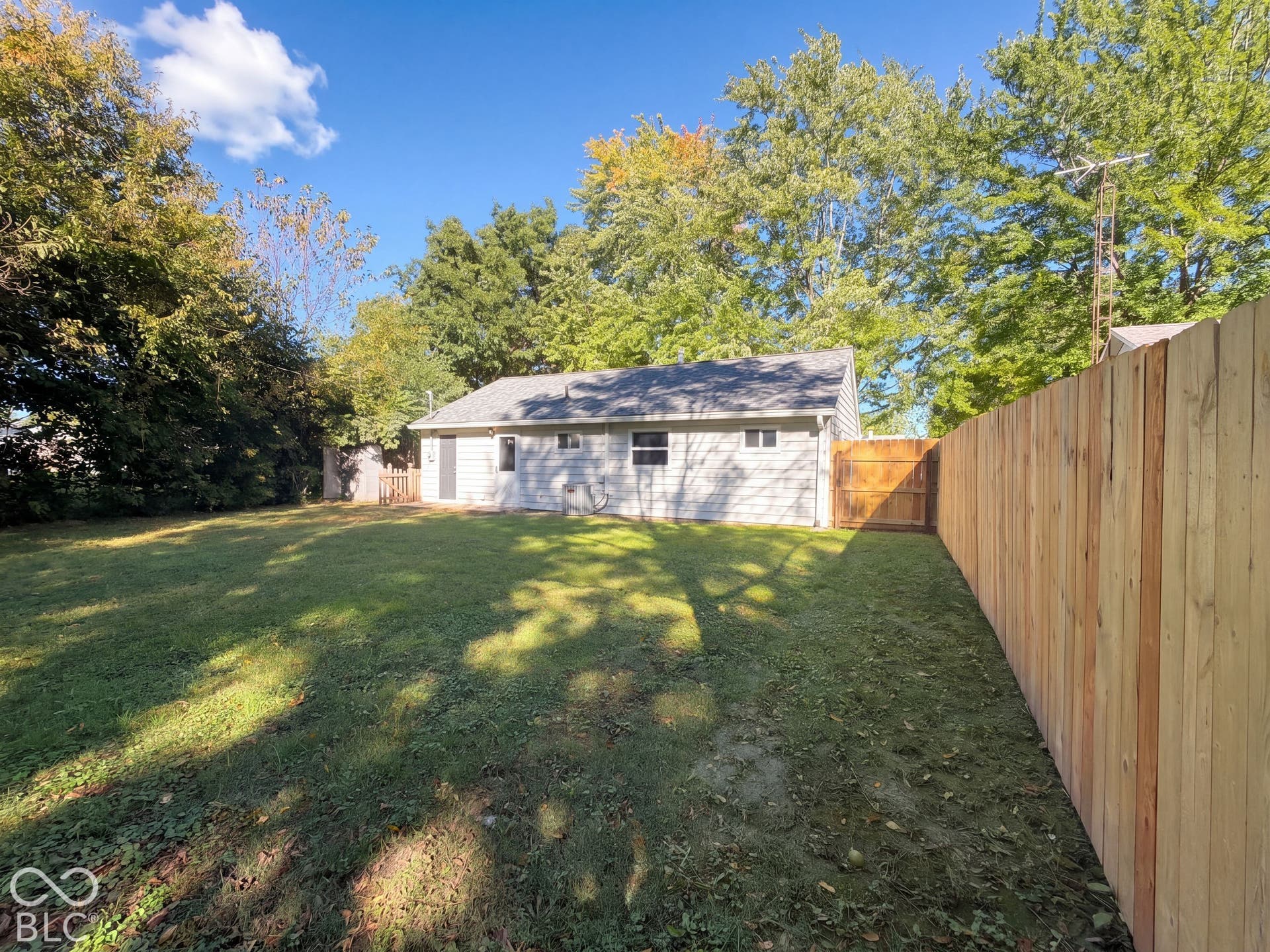 432 Southgate Drive, Greenwood, IN 46143 432 Southgate Drive, Greenwood, IN 46143