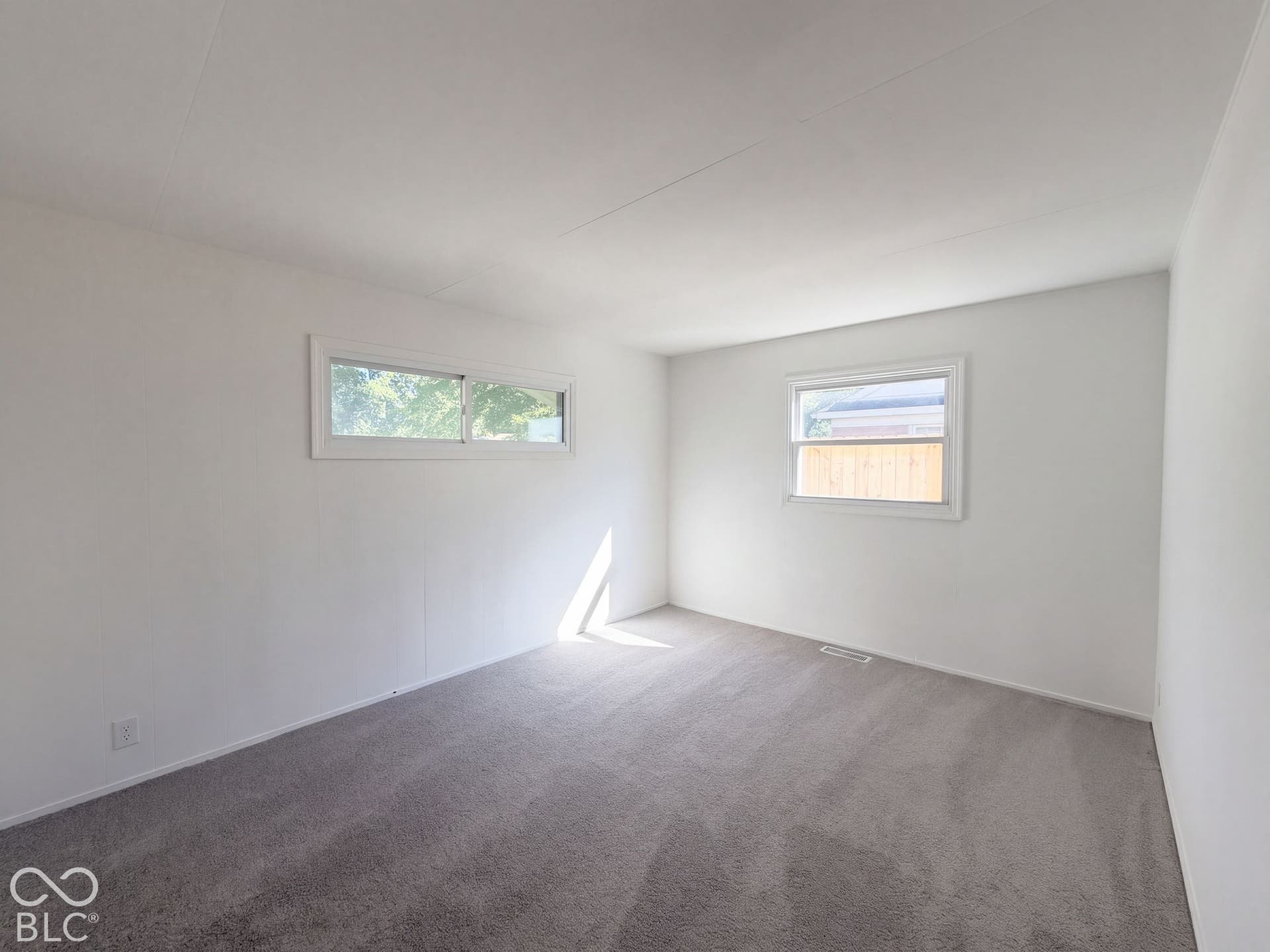 432 Southgate Drive, Greenwood, IN 46143 432 Southgate Drive, Greenwood, IN 46143