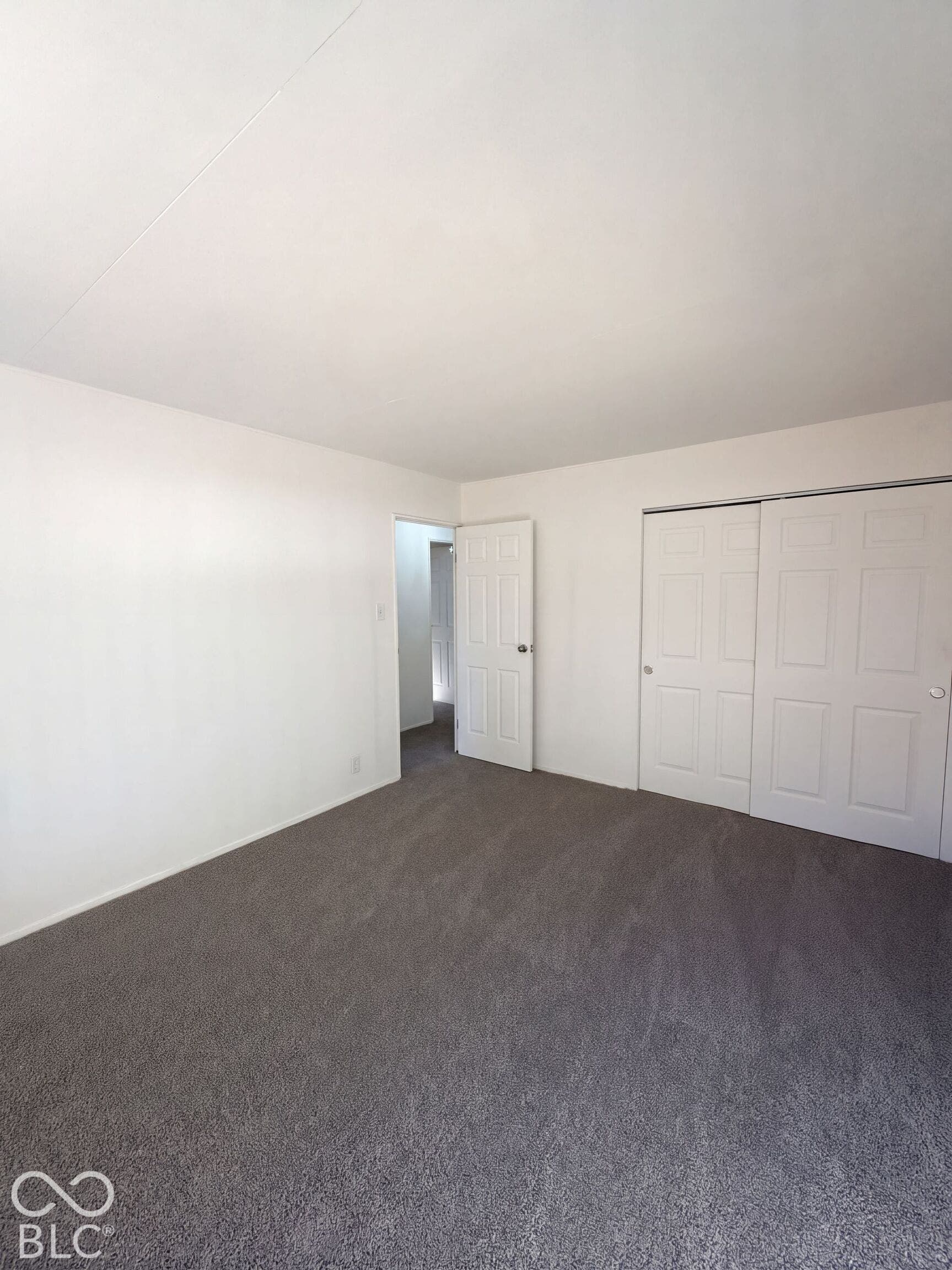 432 Southgate Drive, Greenwood, IN 46143 432 Southgate Drive, Greenwood, IN 46143