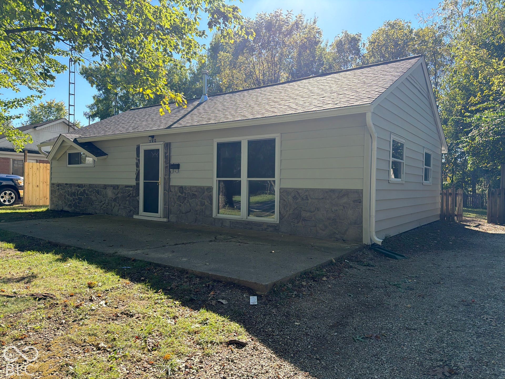 432 Southgate Drive, Greenwood, IN 46143 432 Southgate Drive, Greenwood, IN 46143