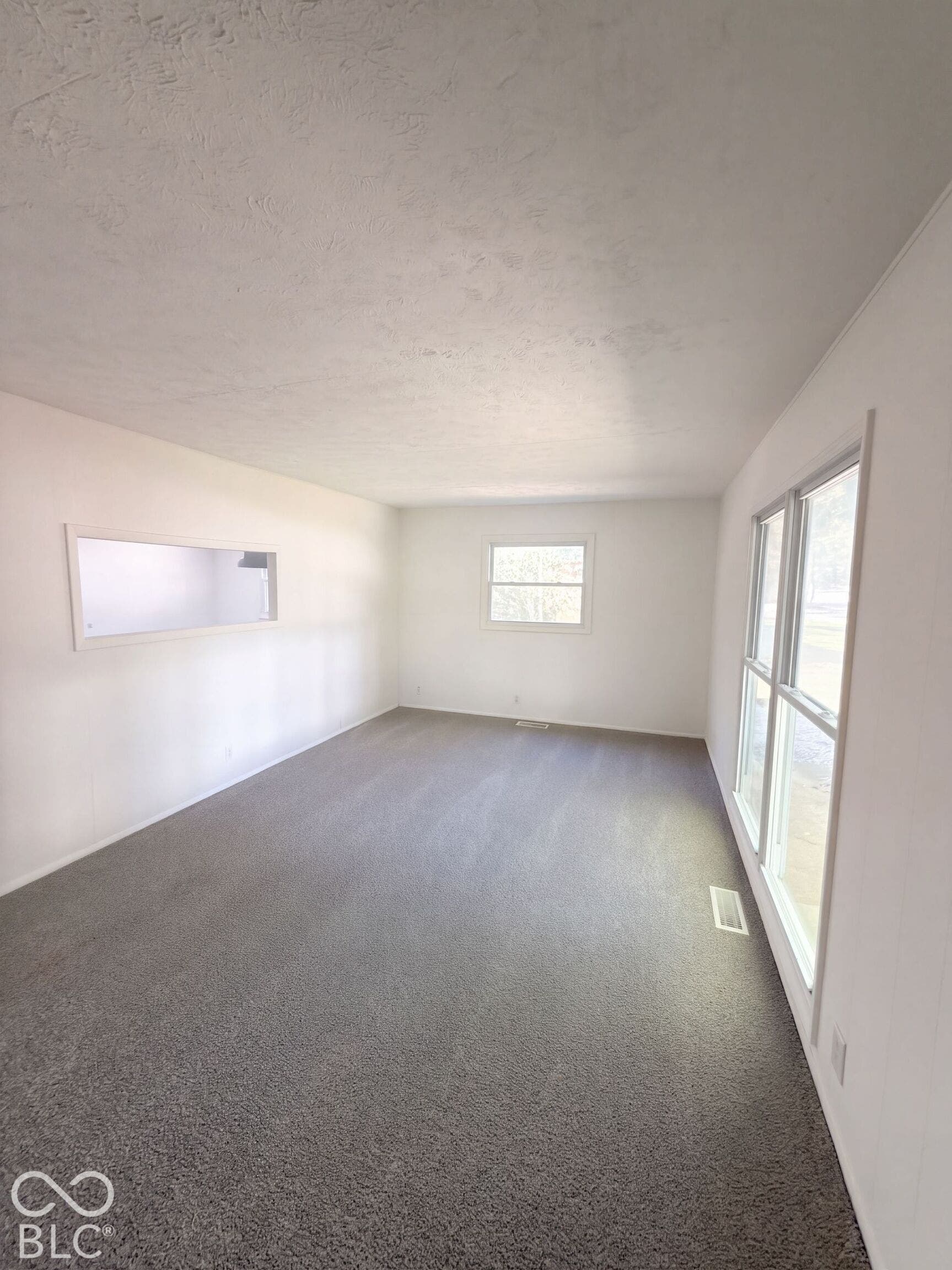 432 Southgate Drive, Greenwood, IN 46143 432 Southgate Drive, Greenwood, IN 46143