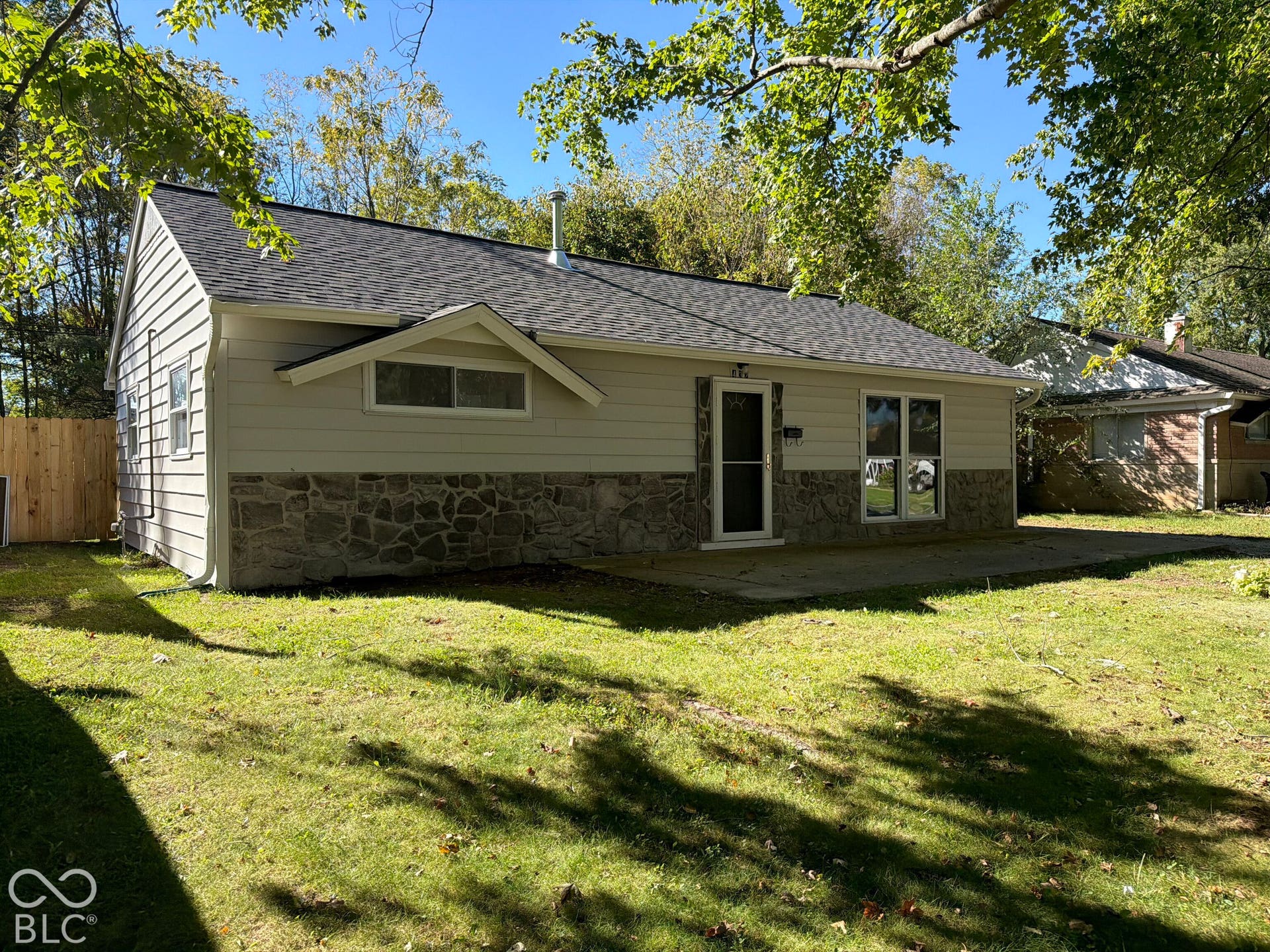 432 Southgate Drive, Greenwood, IN 46143 432 Southgate Drive, Greenwood, IN 46143