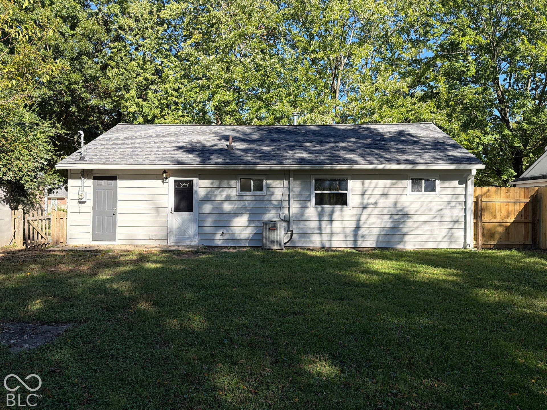 432 Southgate Drive, Greenwood, IN 46143 432 Southgate Drive, Greenwood, IN 46143