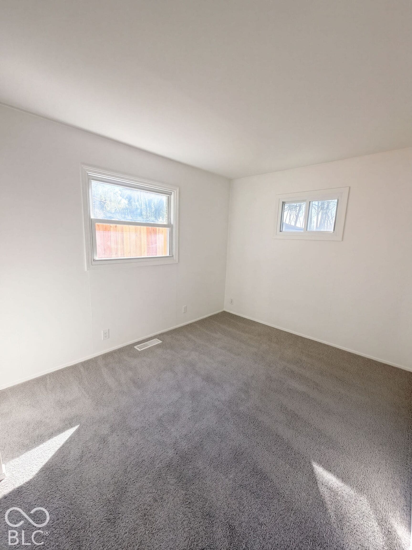 432 Southgate Drive, Greenwood, IN 46143 432 Southgate Drive, Greenwood, IN 46143