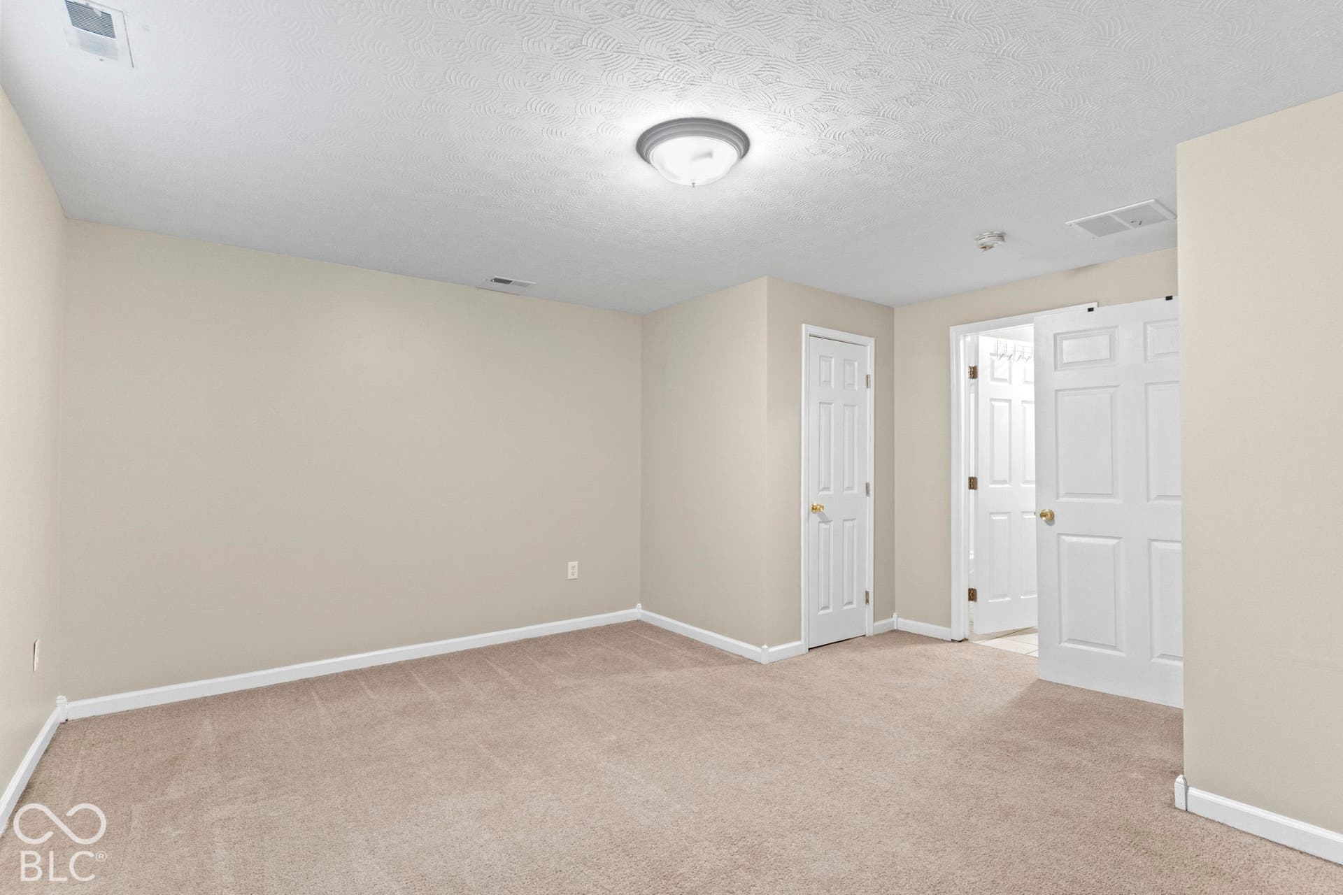 365 E Kerton Street, Scottsburg, IN 47170