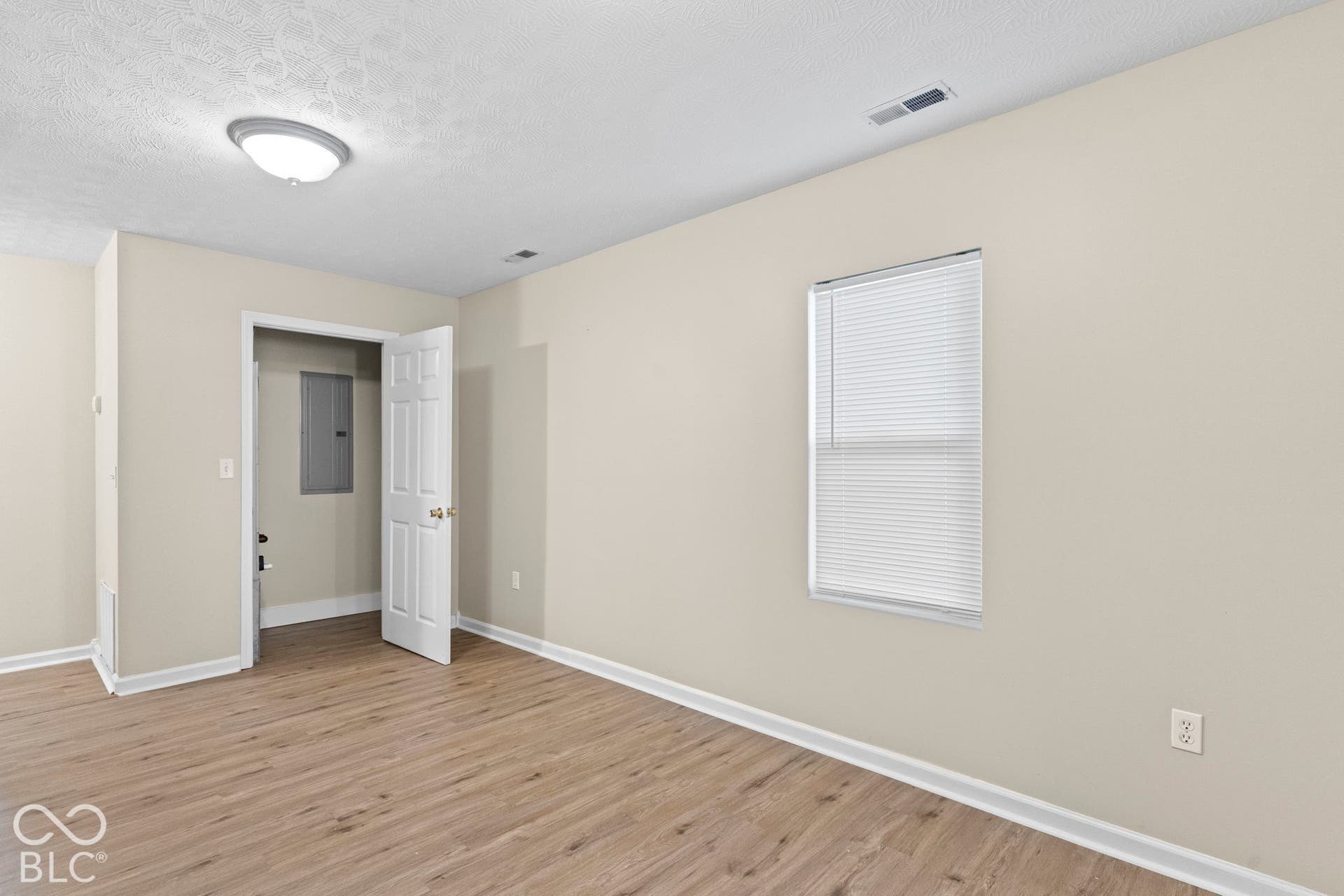 365 E Kerton Street, Scottsburg, IN 47170