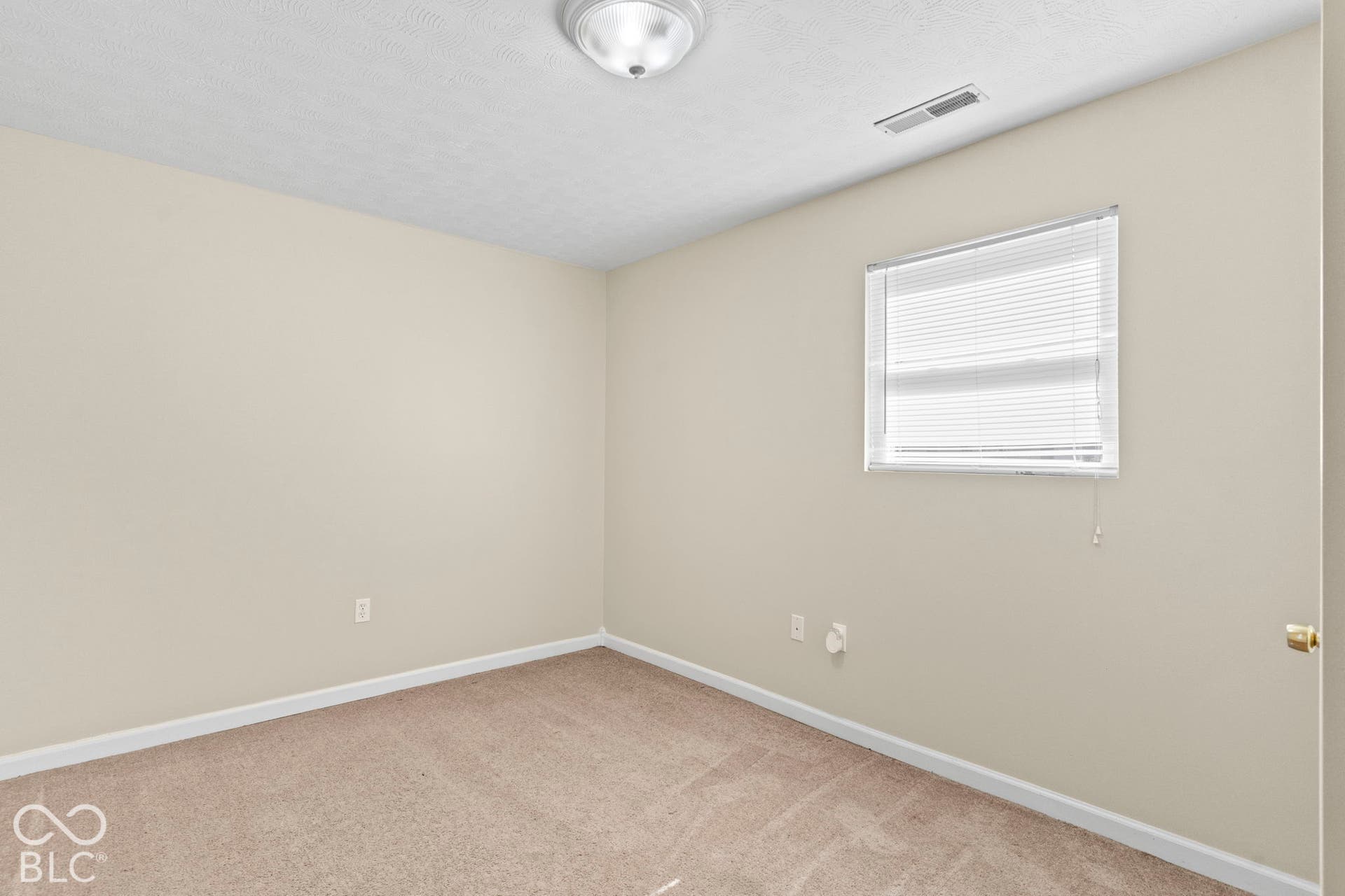 365 E Kerton Street, Scottsburg, IN 47170