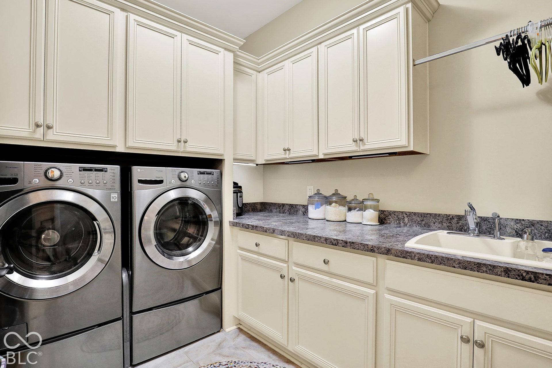 15621 Hidden Oaks Court, Carmel, IN 46033