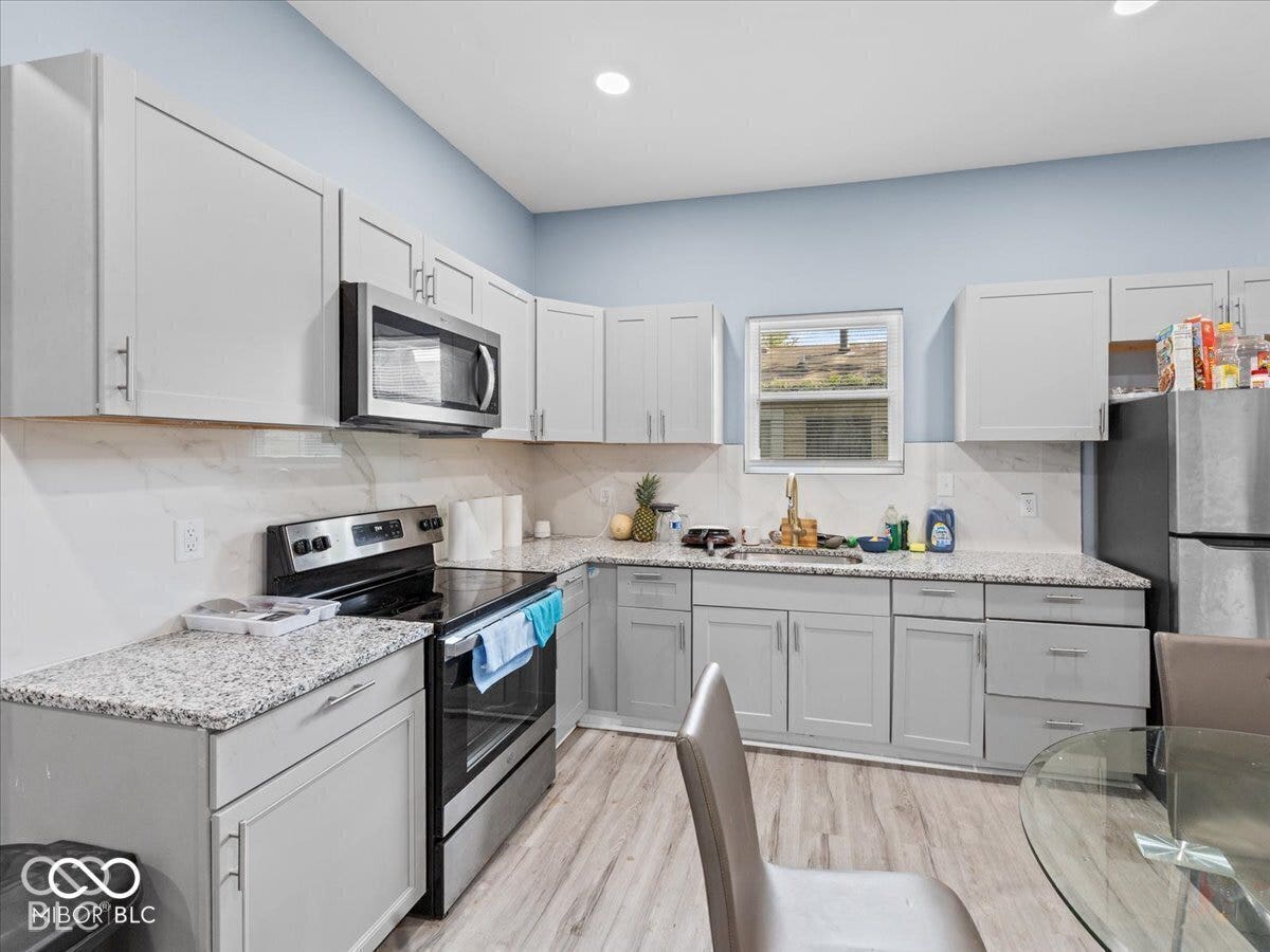 955 N Belleview Place, Indianapolis, IN 46222
