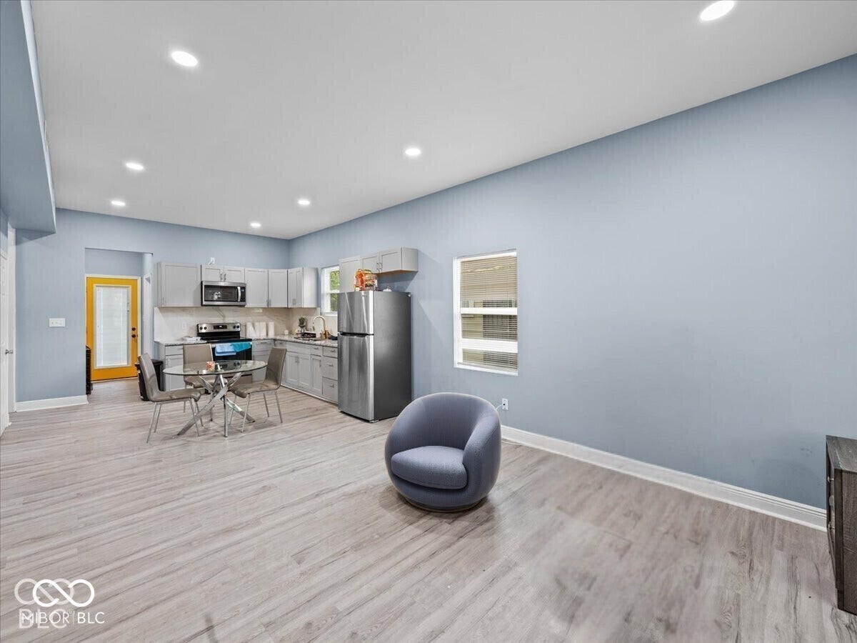 955 N Belleview Place, Indianapolis, IN 46222