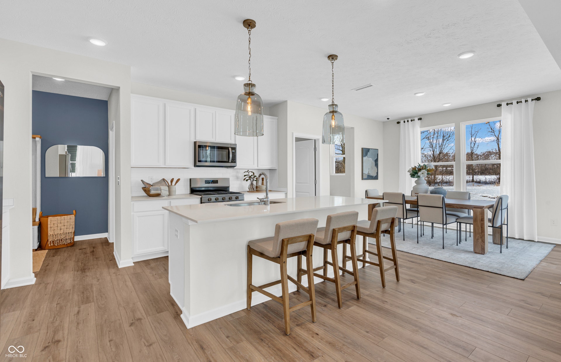Virtually Altered - Similar Model