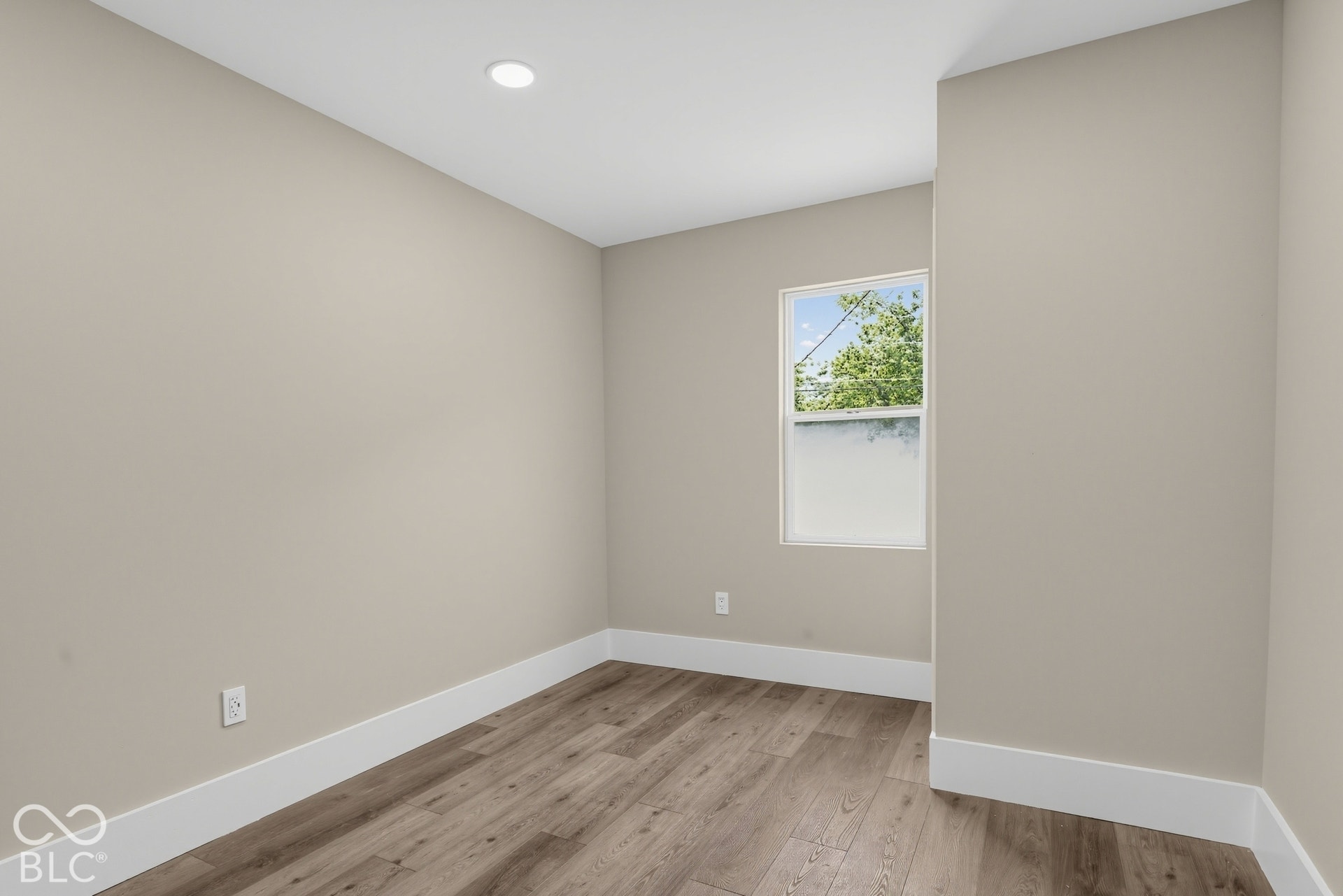 921 N Emerson Avenue, Indianapolis, IN 46219