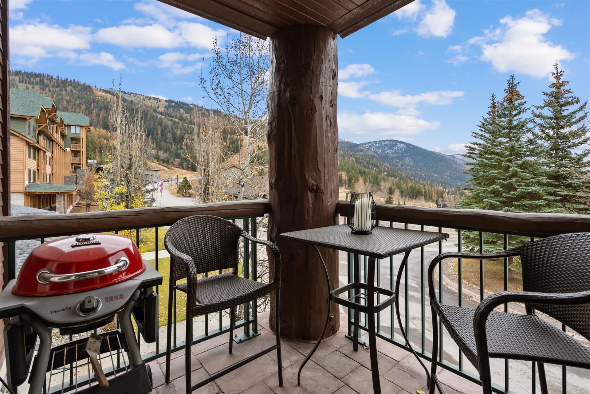 Balcony with a mountain view and grilling area