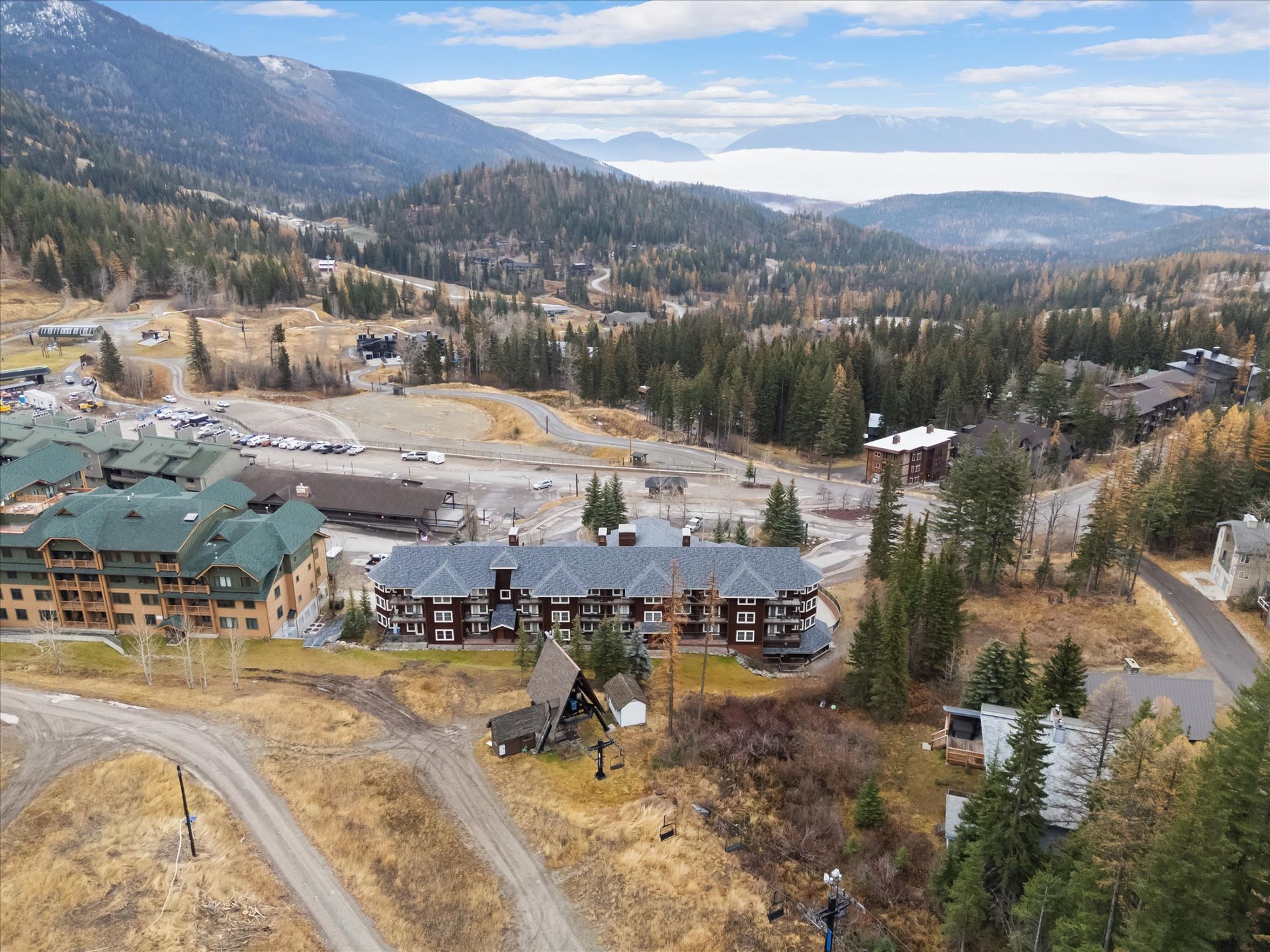 Aerial view of property and surrounding area