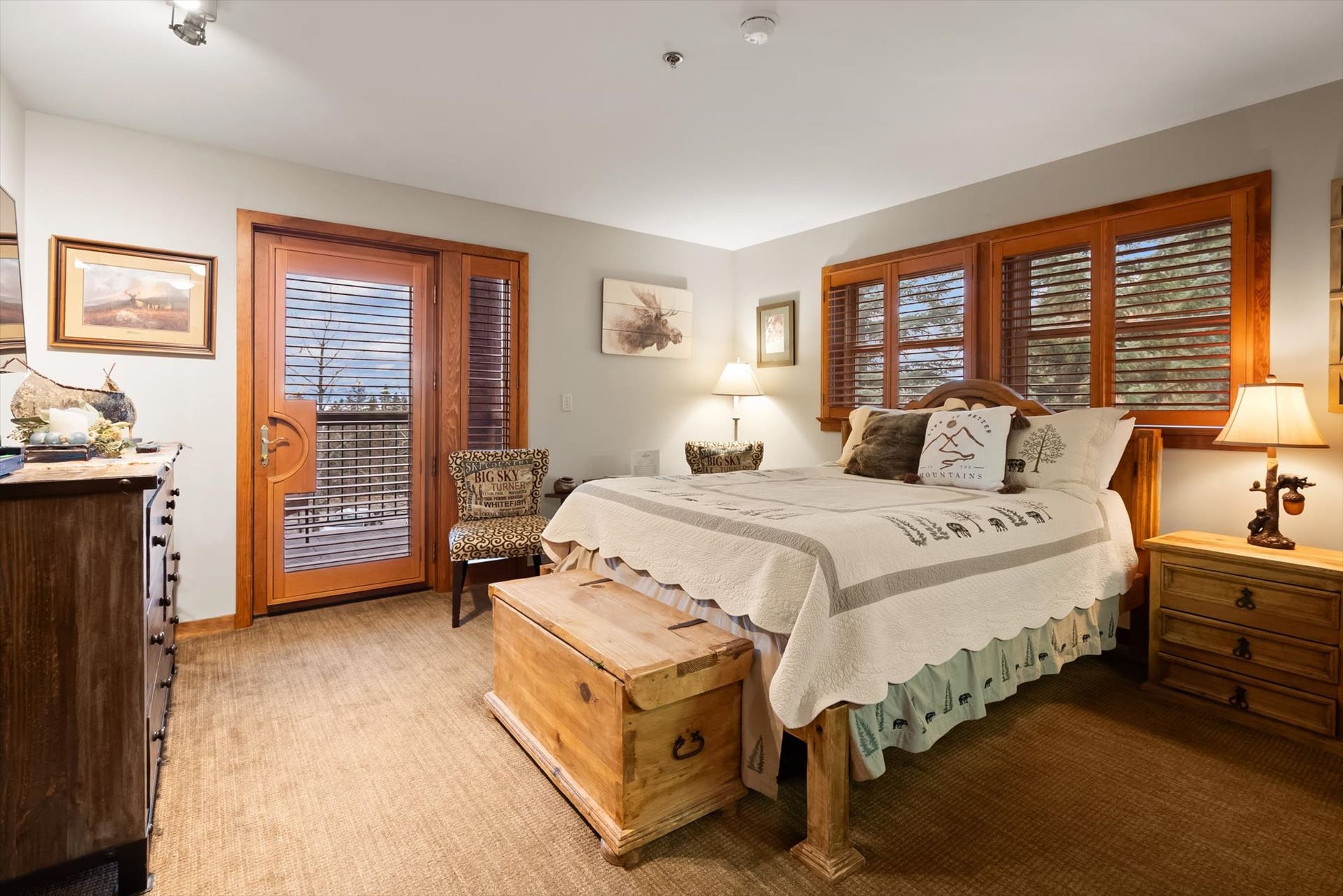 Lock off bedroom with private balcony