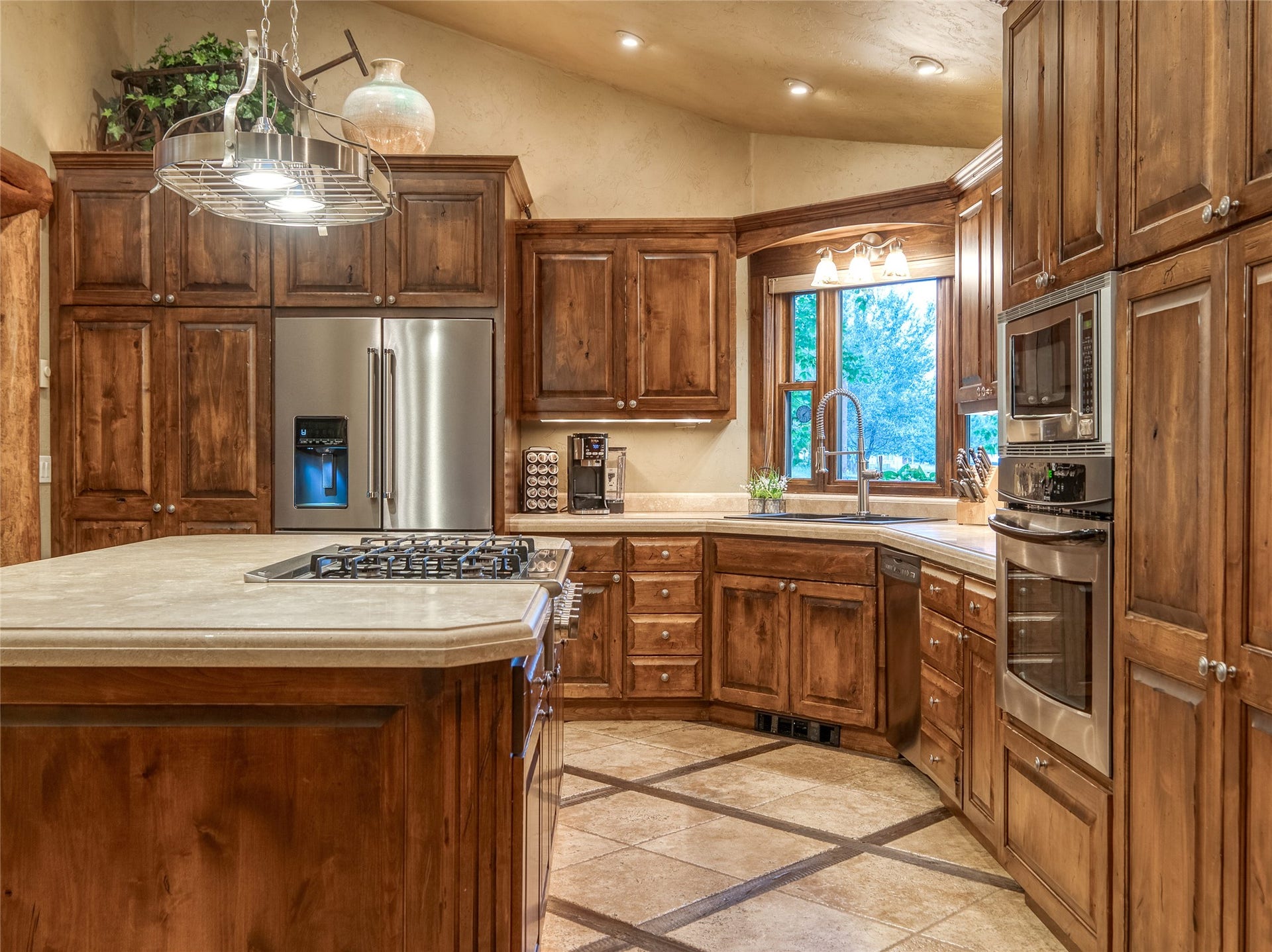 556 Windy Acres Drive, Columbia Falls, MT 59912 Main Home Kitchen