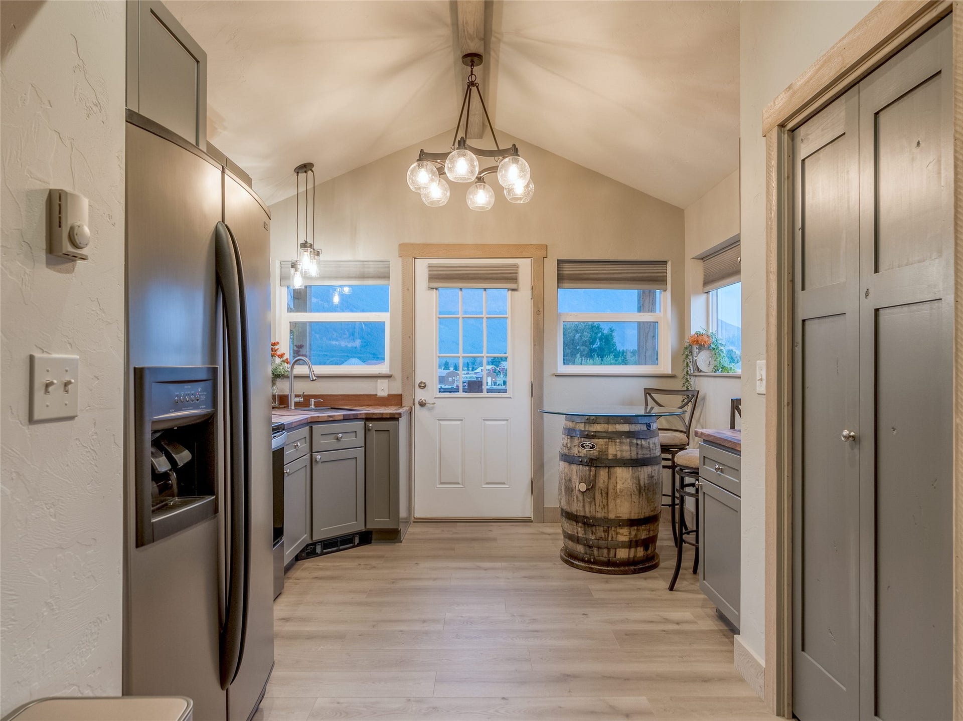 556 Windy Acres Drive, Columbia Falls, MT 59912 Barn Hayloft Studio Apartment