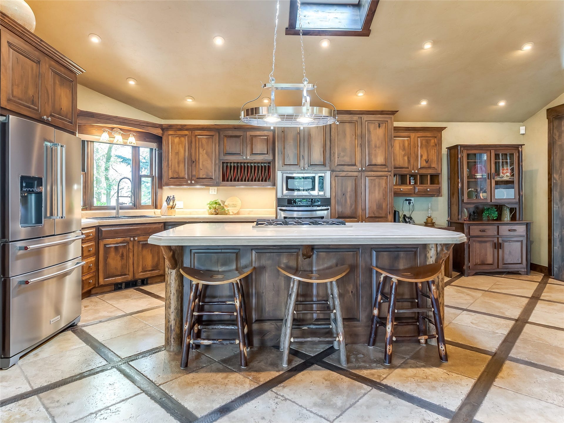 556 Windy Acres Drive, Columbia Falls, MT 59912 Main Home Kitchen