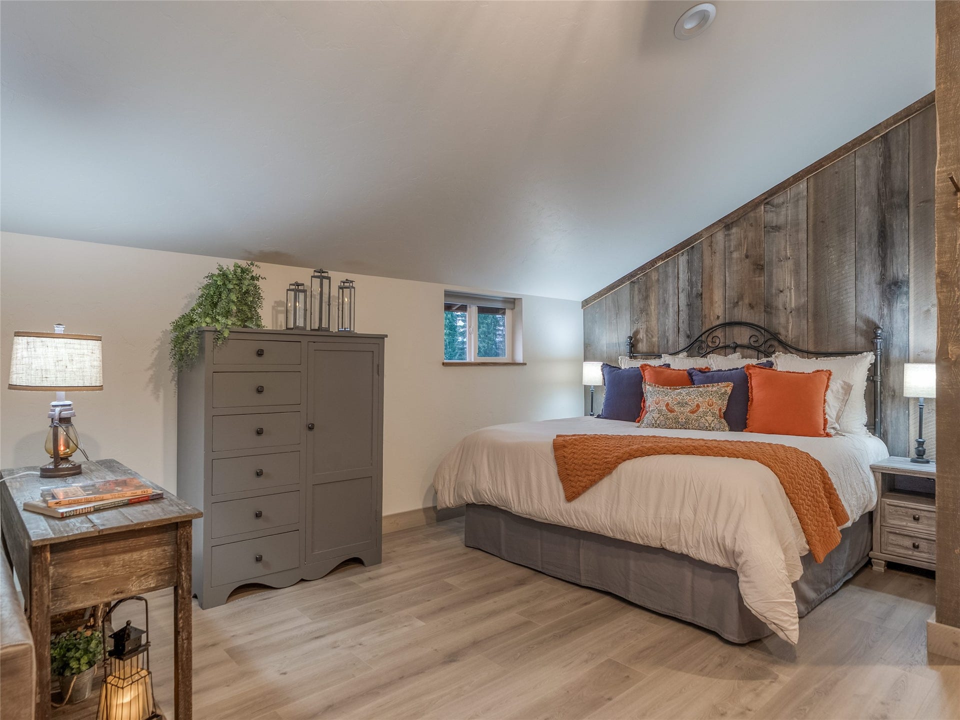556 Windy Acres Drive, Columbia Falls, MT 59912 Barn Hayloft Studio Apartment