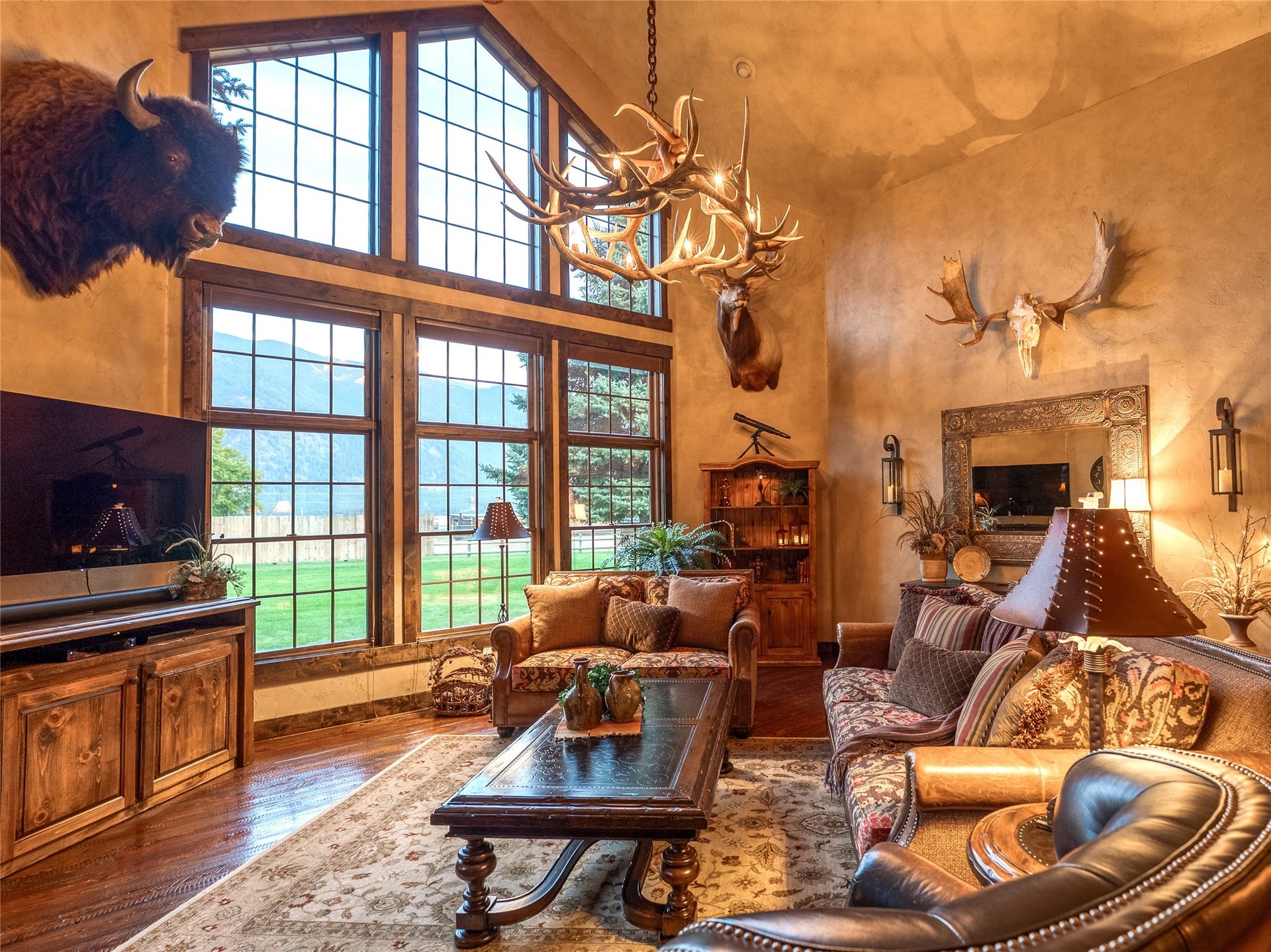 556 Windy Acres Drive, Columbia Falls, MT 59912 Main Home Great Room
