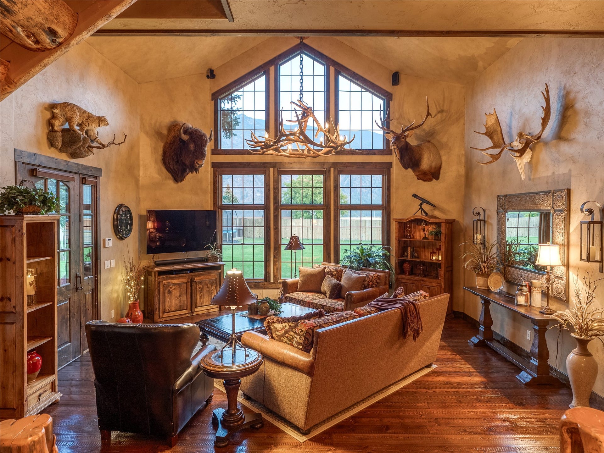 556 Windy Acres Drive, Columbia Falls, MT 59912 Main Home Great Room