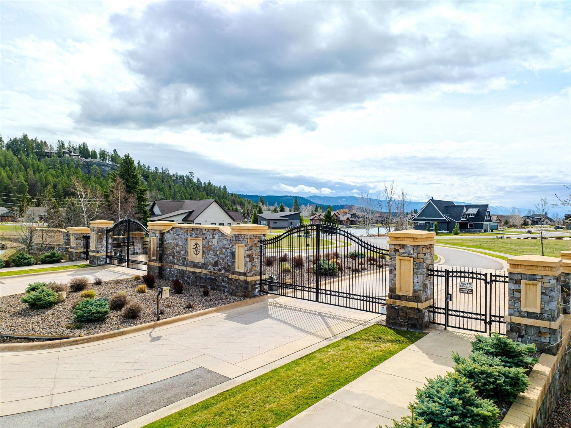 1114 Lake Pointe Drive, Bigfork, MT 59911 1114 Lake Pointe Drive, Bigfork, MT 59911