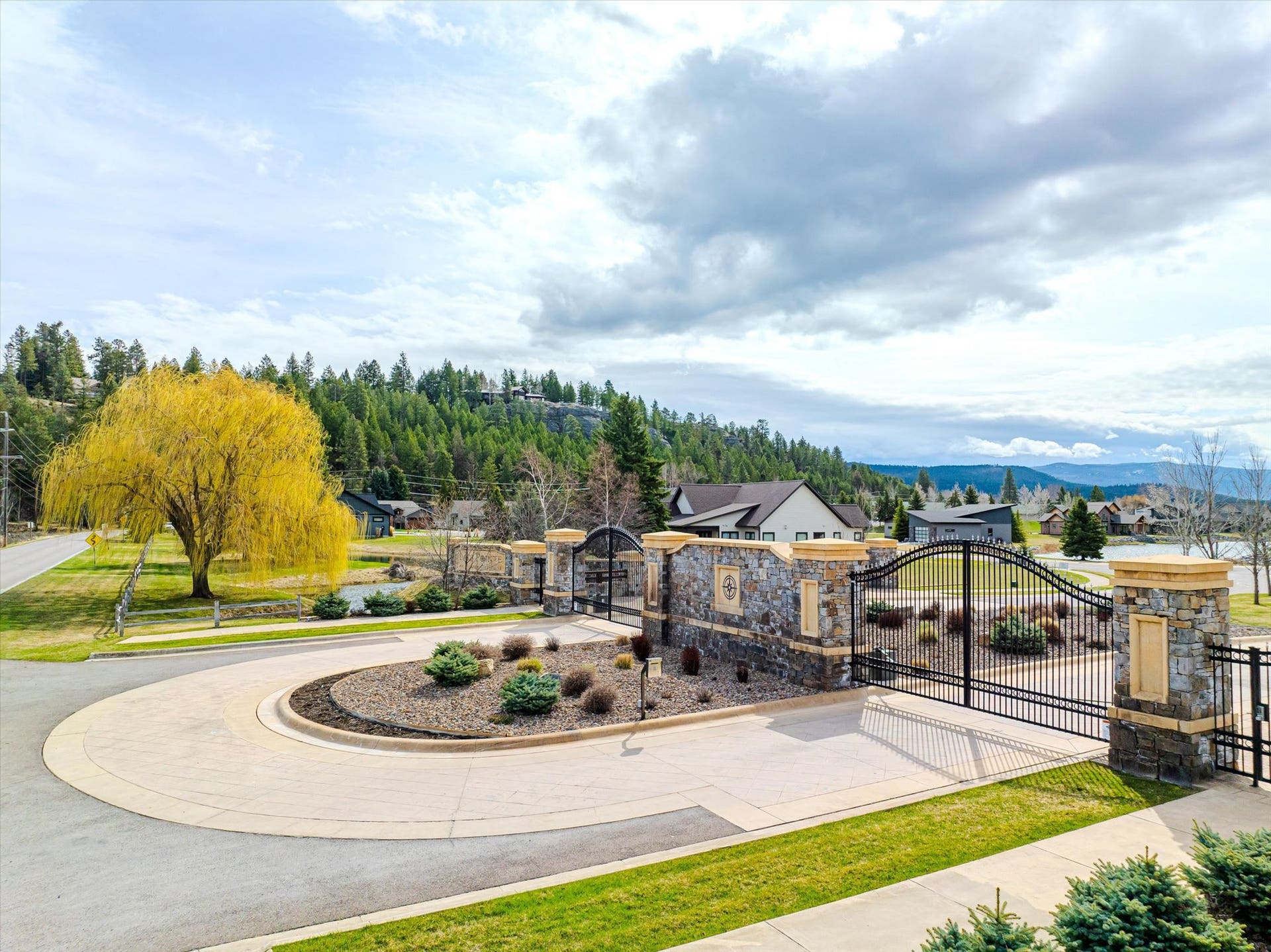 1114 Lake Pointe Drive, Bigfork, MT 59911 1114 Lake Pointe Drive, Bigfork, MT 59911