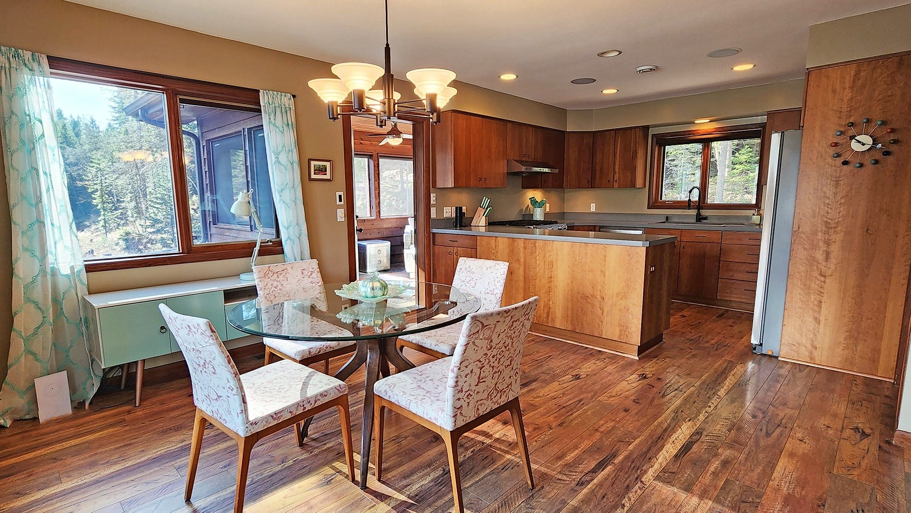 989 Lake Of The Woods Lane, Bigfork, MT 59911