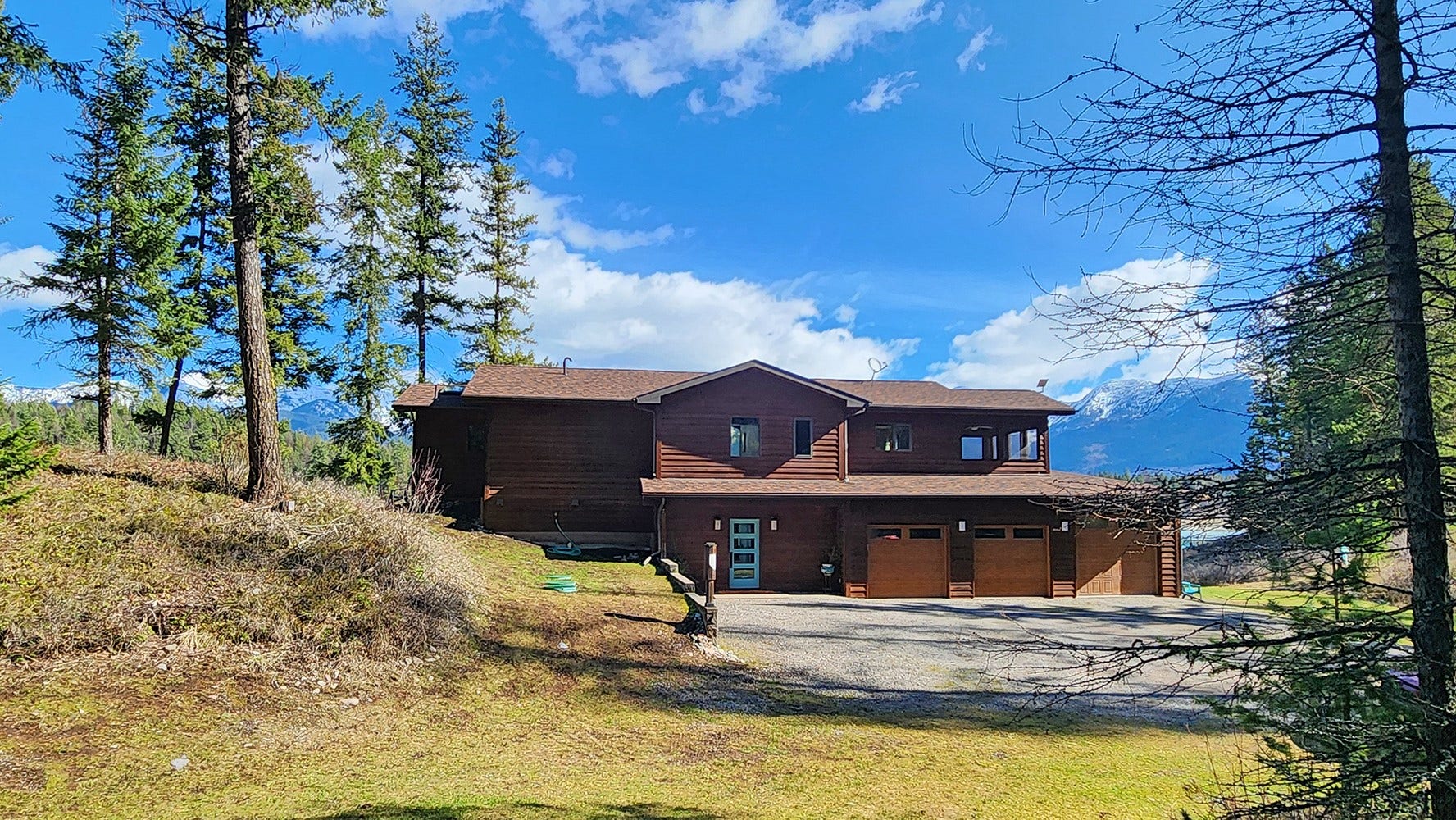 989 Lake Of The Woods Lane, Bigfork, MT 59911
