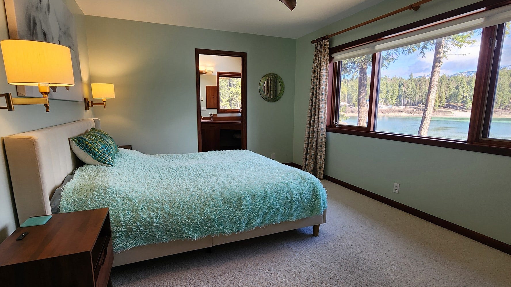 989 Lake Of The Woods Lane, Bigfork, MT 59911