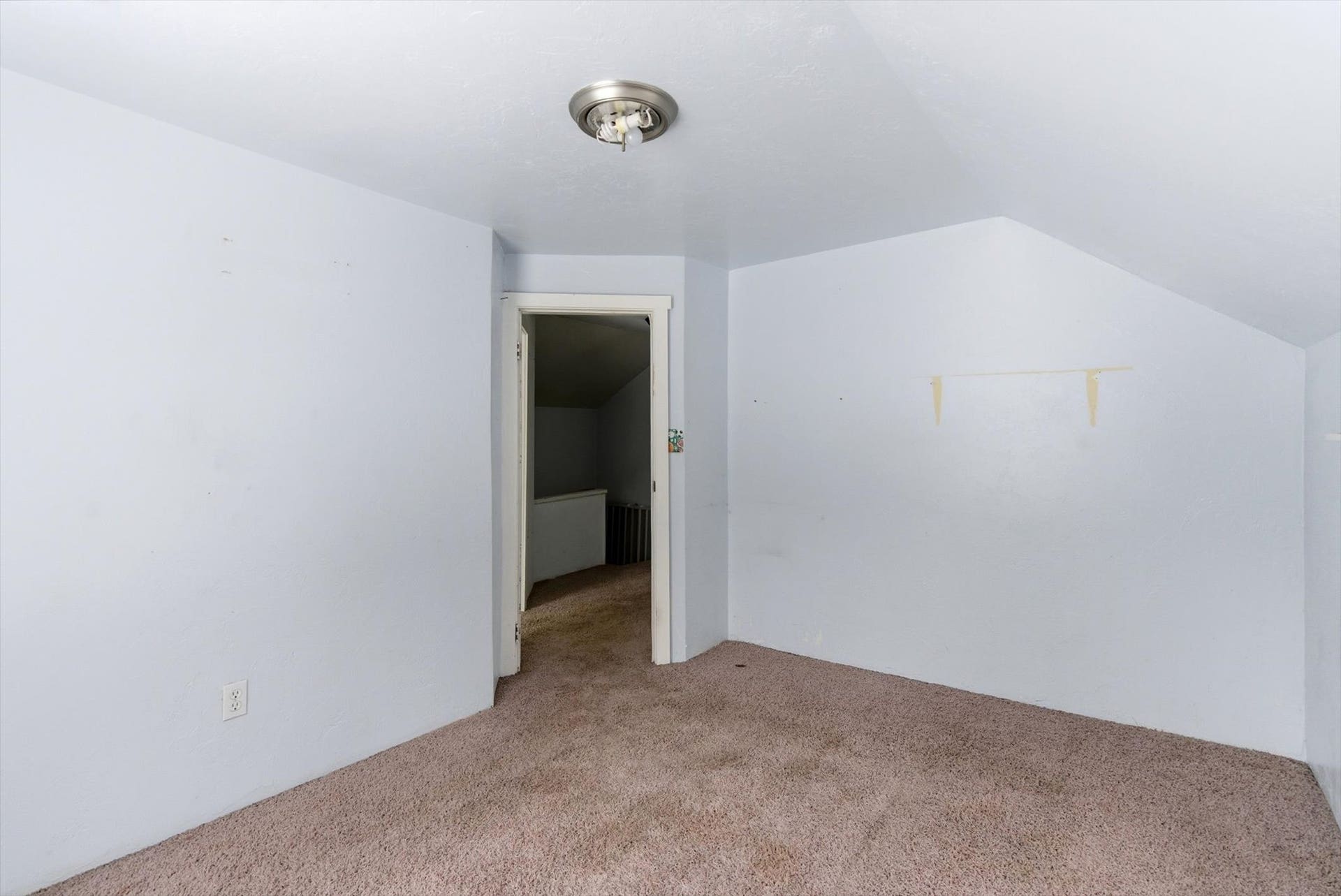 9590 US Hwy 2 E, Martin City, MT 59926 Bonus room